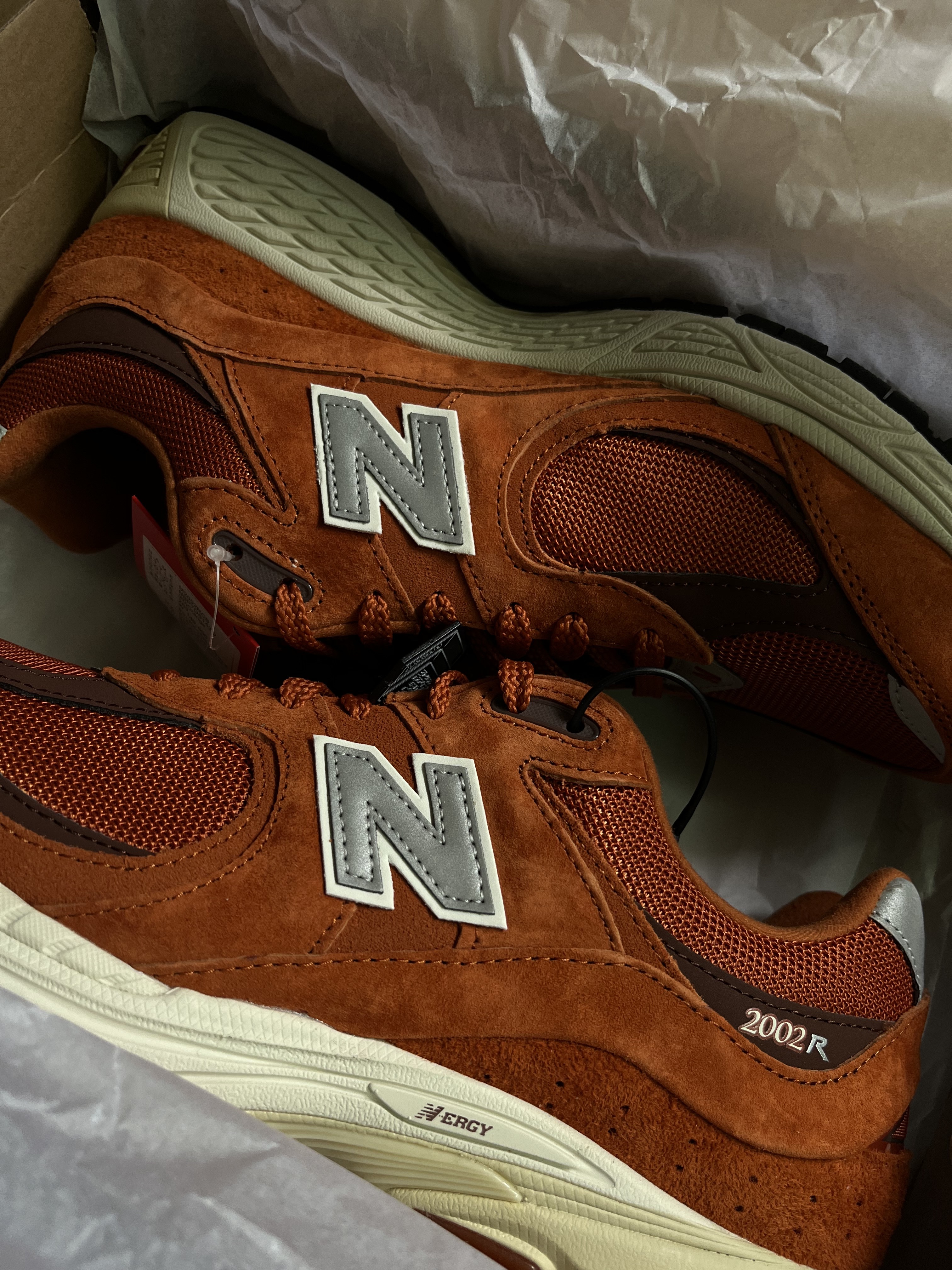 New Balance 2002R Rust Oxide 착용 스타일
