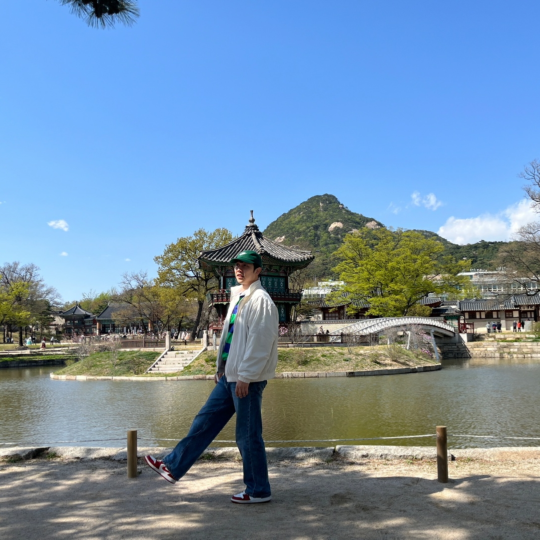 Nike Heritage 86 Futura Washed Cap Gorge Green, Nike NRG Solo Swoosh Woven Track Jacket Phantom White - Asia 착용 스타일