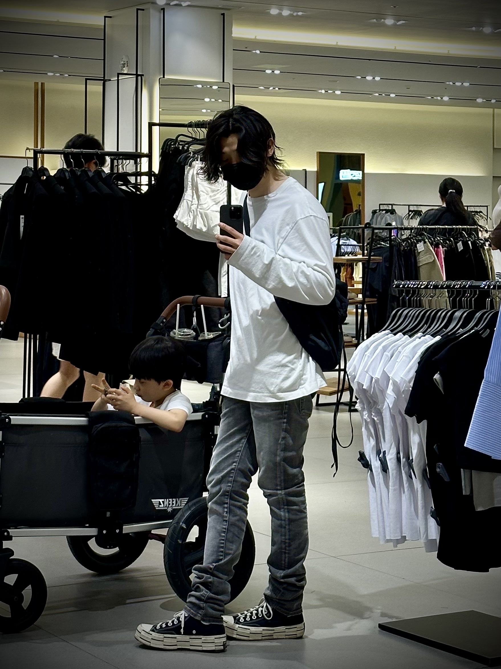 Converse x Brain Dead Chuck 70 Hi Black, Undermycar Legion.03 Slim Fit Blue Stitch Washed Jeans Washed Gray 착용 스타일 - 3