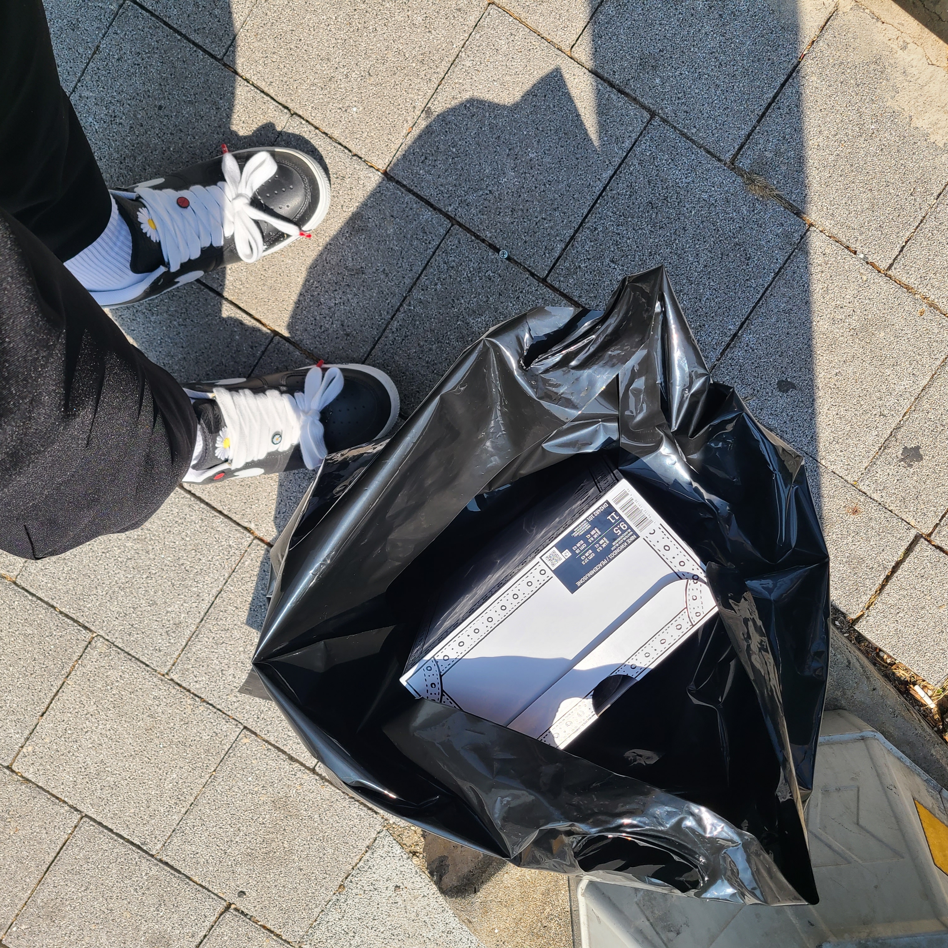 Nike x Peaceminusone Kwondo1 Black and White, Nike x Peaceminusone Air Force 1 Low Para-Noise 착용 스타일