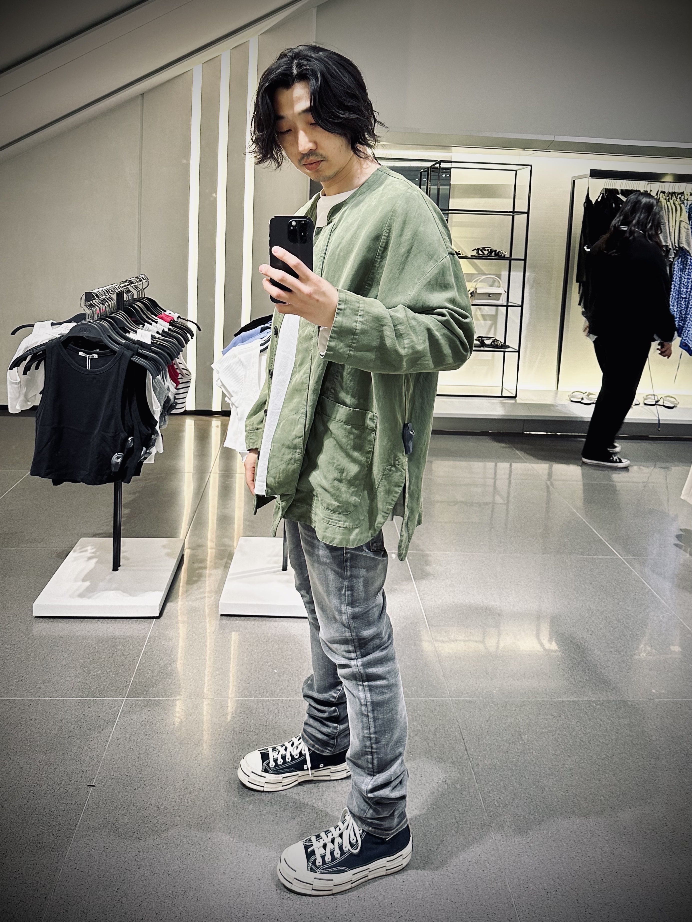 Converse x Brain Dead Chuck 70 Hi Black, Undermycar Legion.03 Slim Fit Blue Stitch Washed Jeans Washed Gray 착용 스타일 - 1