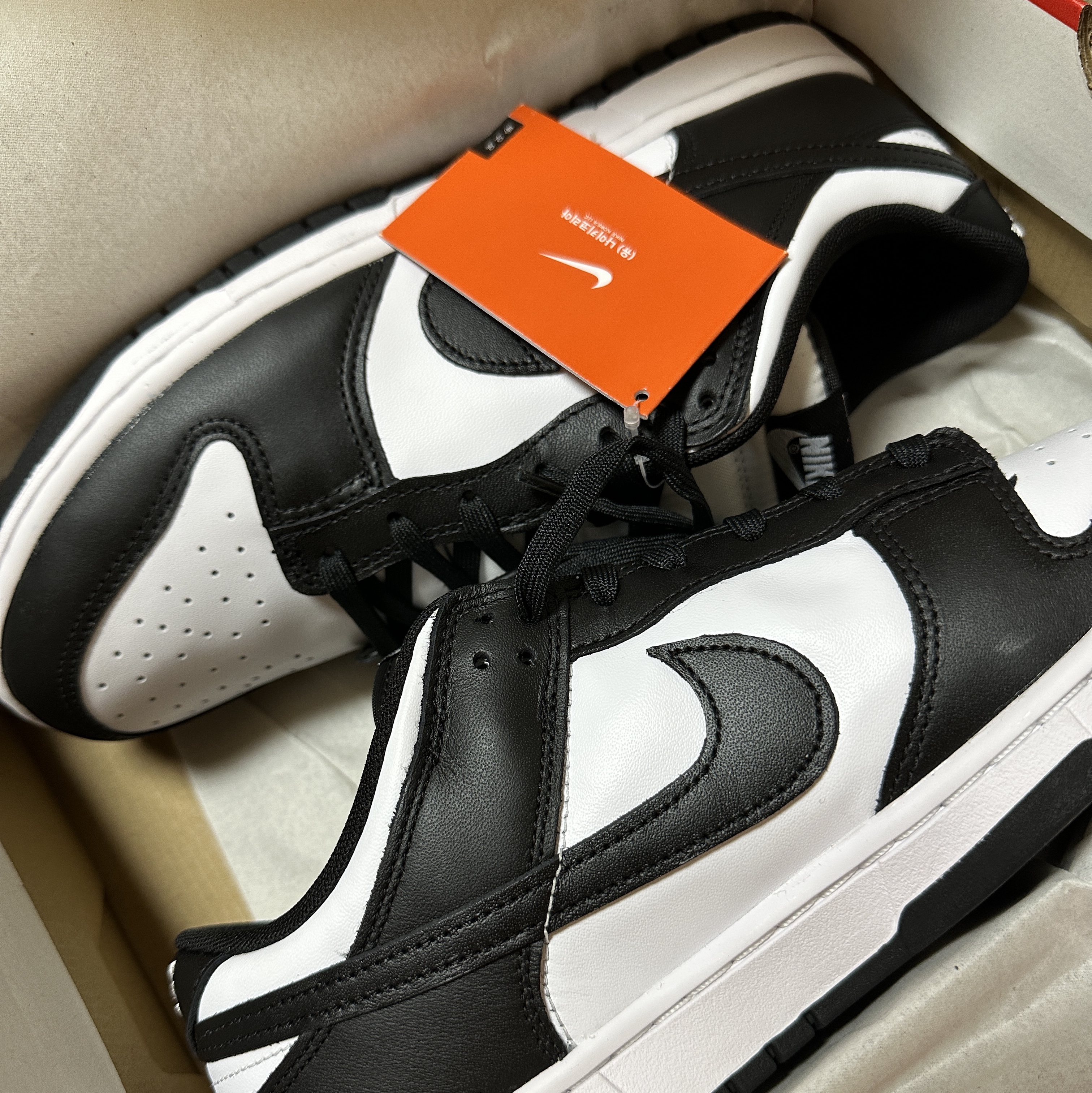 (GS) Nike Dunk Low Black 착용 스타일