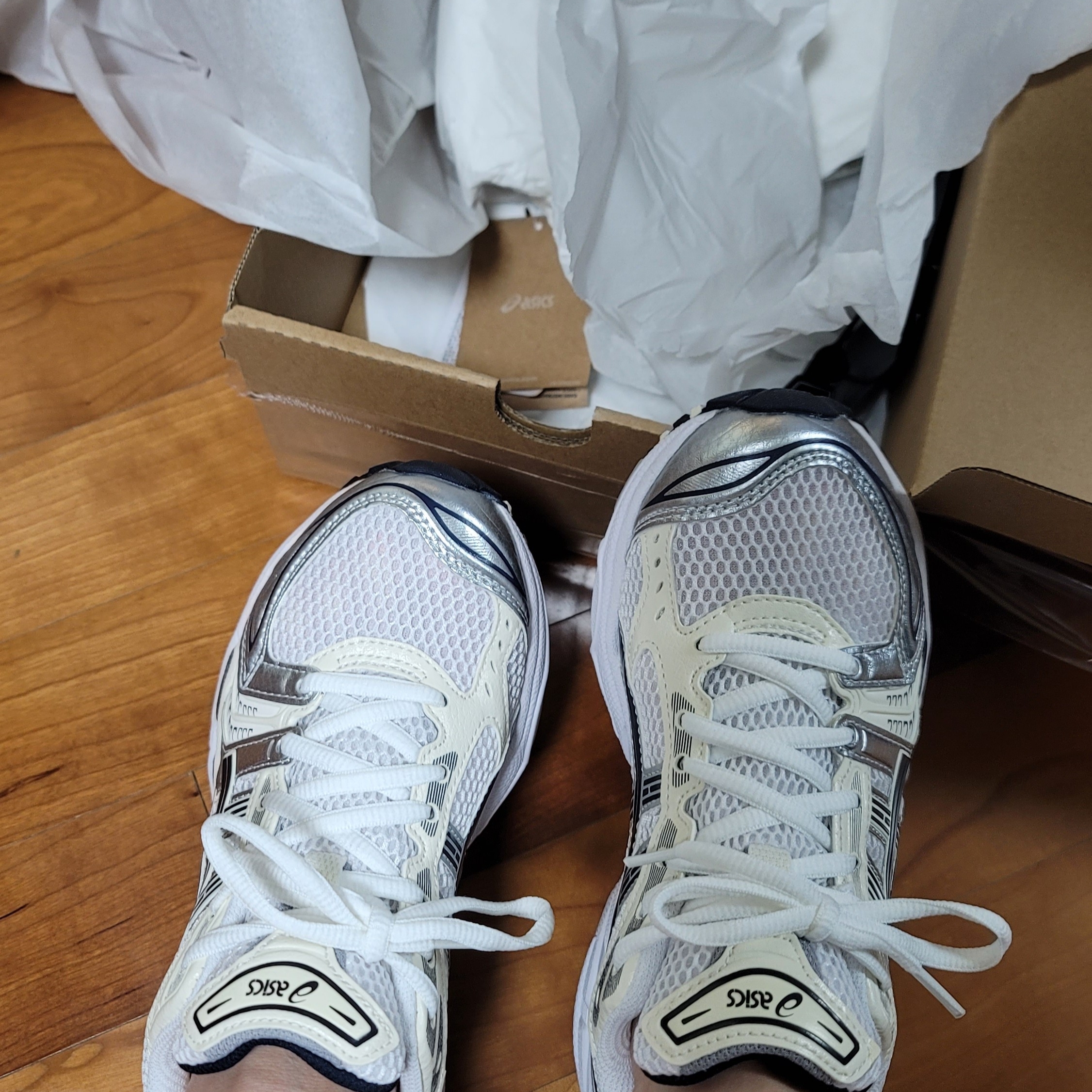 (W) Asics Gel-Kayano 14 White Midnight 착용 스타일 - 1
