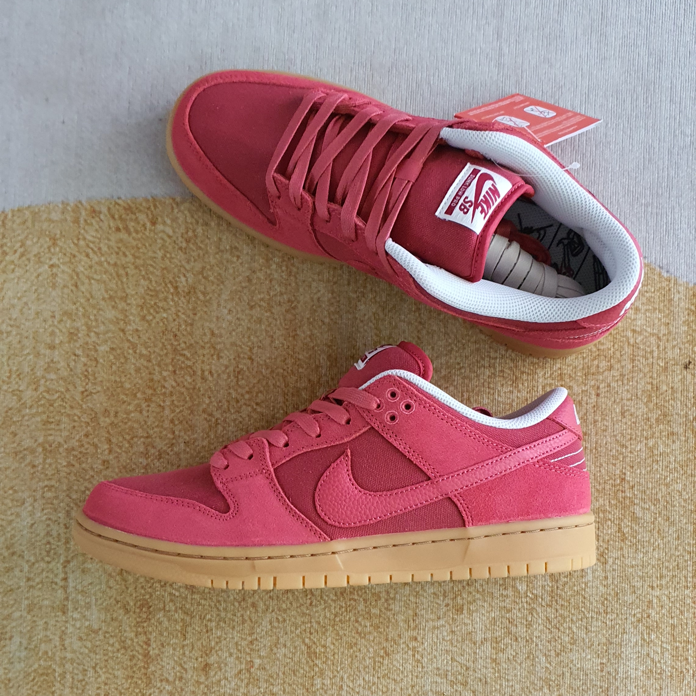 Nike SB Dunk Low Adobe 착용 스타일