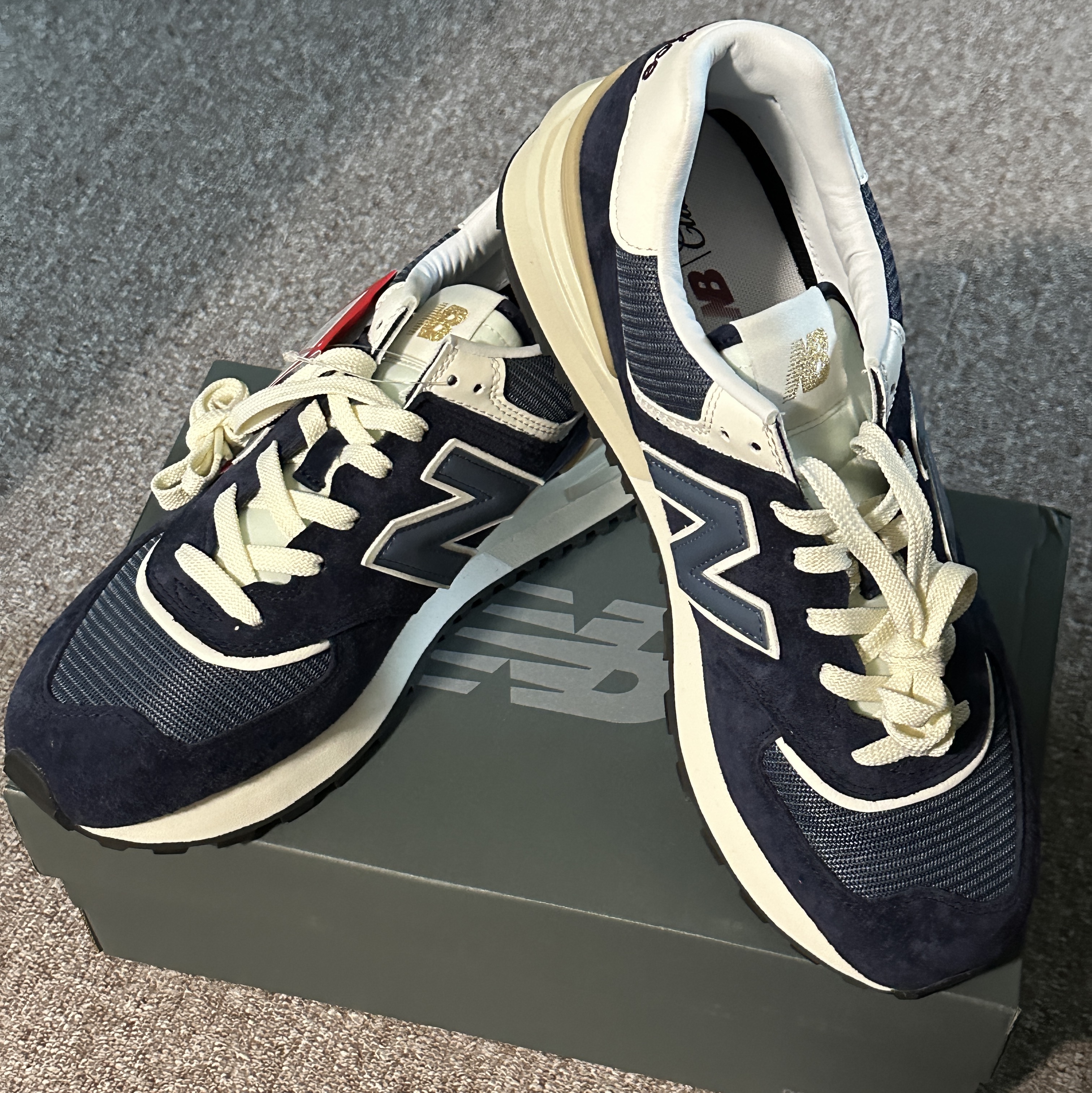 New Balance 574 Legacy Navy 착용 스타일