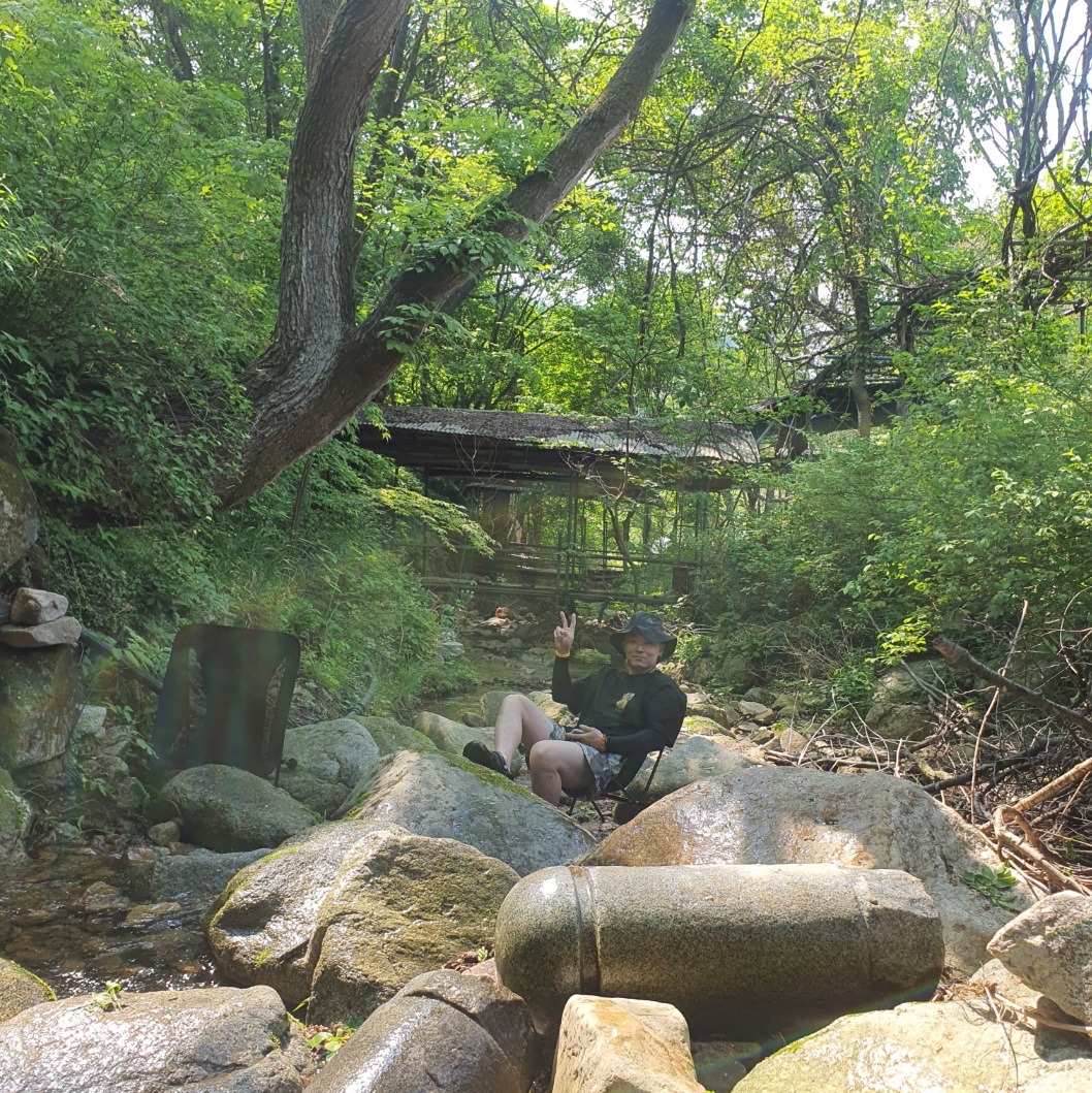 Nike NRG ACG Rock Long Sleeve T-Shirt Black - Asia, Nike ACG Print Trail Shorts Cargo Khaki - Asia 착용 스타일 - 5