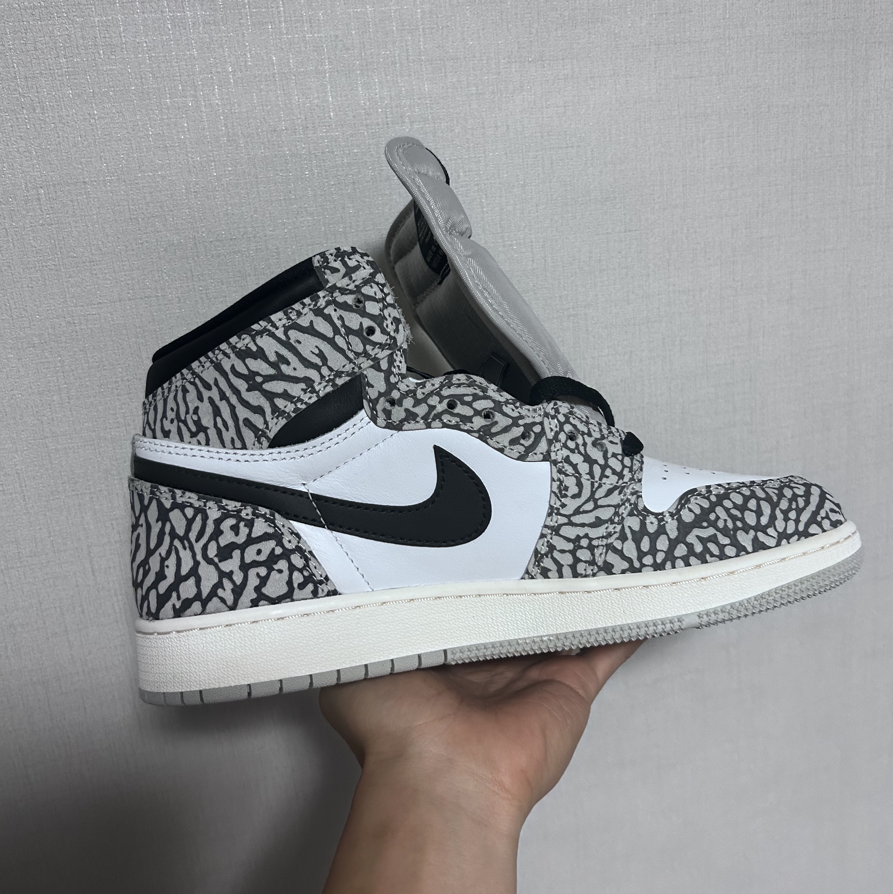 (GS) Jordan 1 Retro High White Cement 착용 스타일