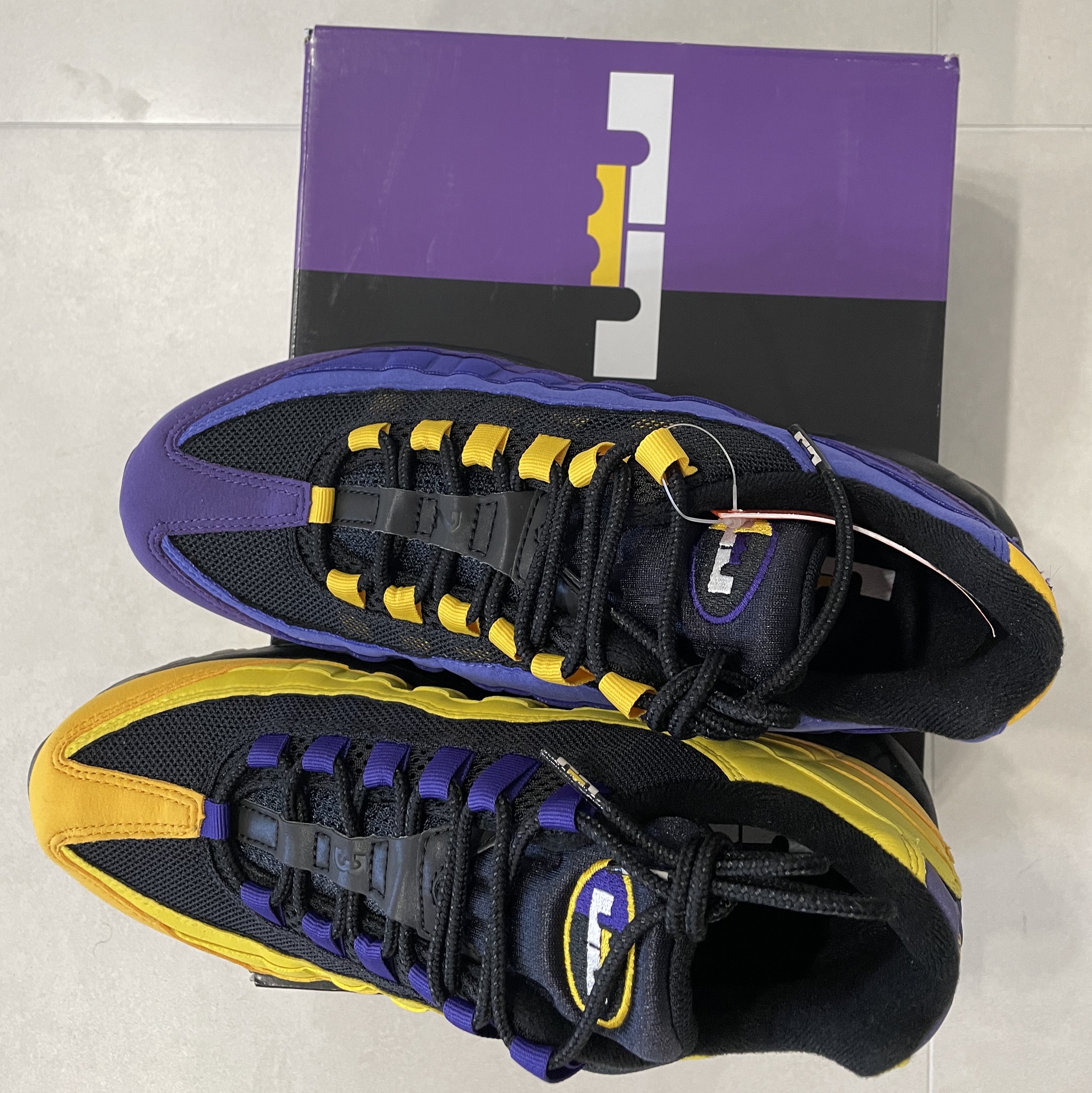 Nike Air Max 95 NRG LeBron Lakers Home Team 착용 스타일 - 4