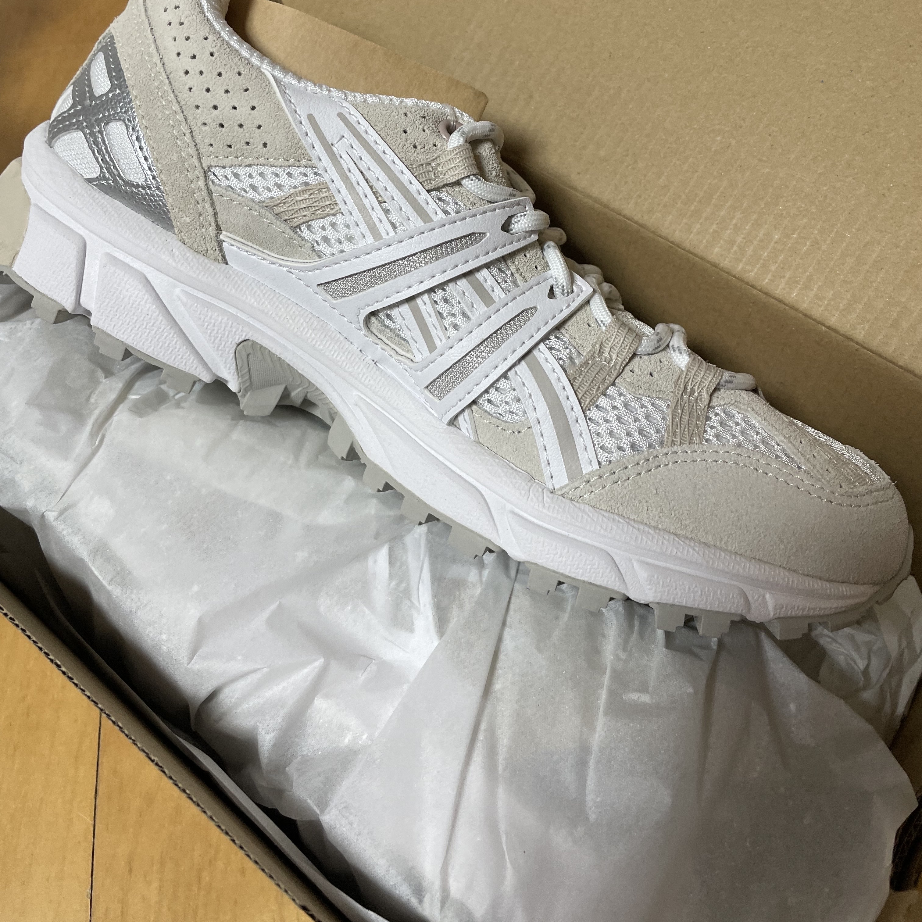 (W) Asics Gel-Sonoma 15-50 White Oatmeal 착용 스타일