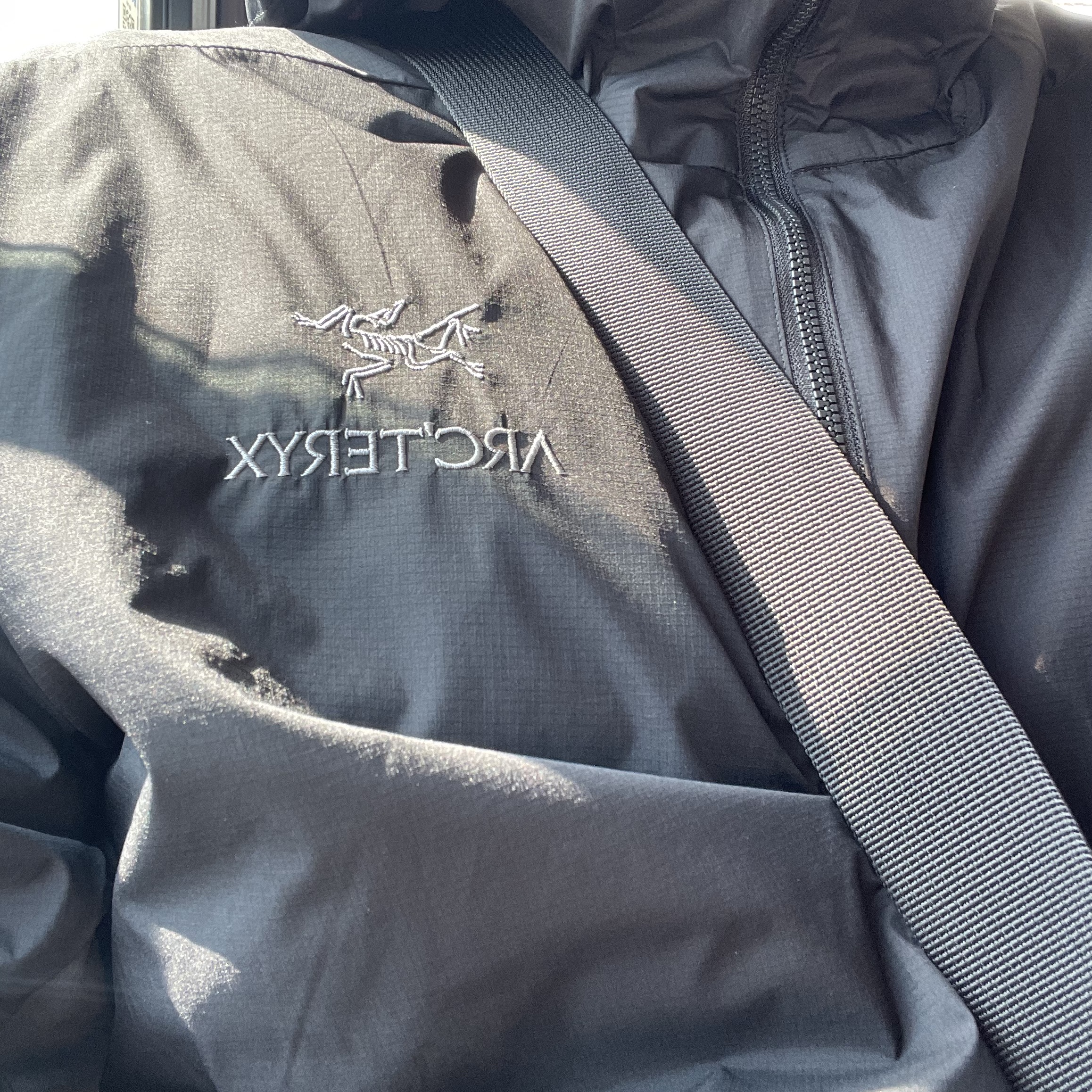 Arc'teryx Atom SL Hoody Black 착용 스타일
