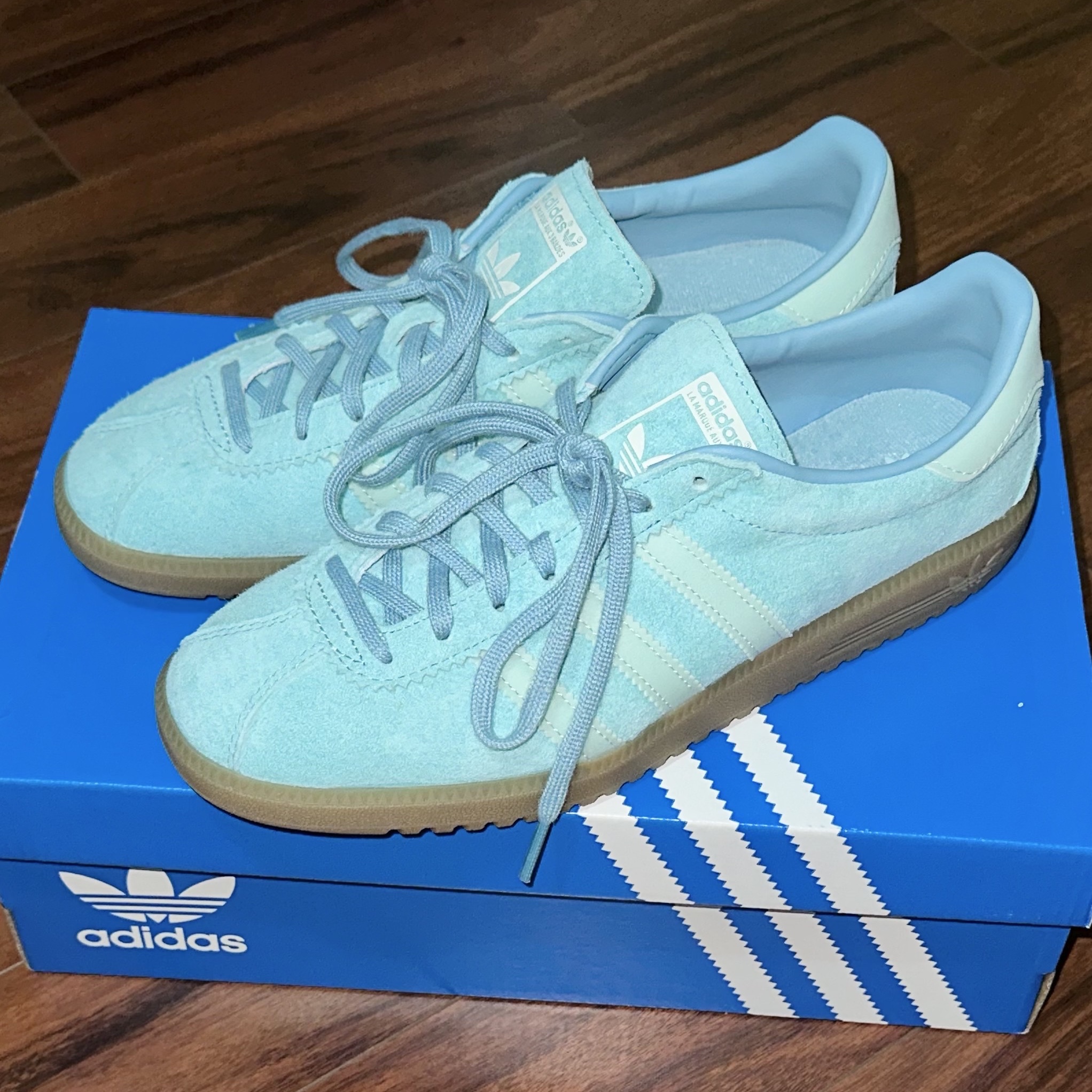 Adidas Bermuda Easy Mint 착용 스타일