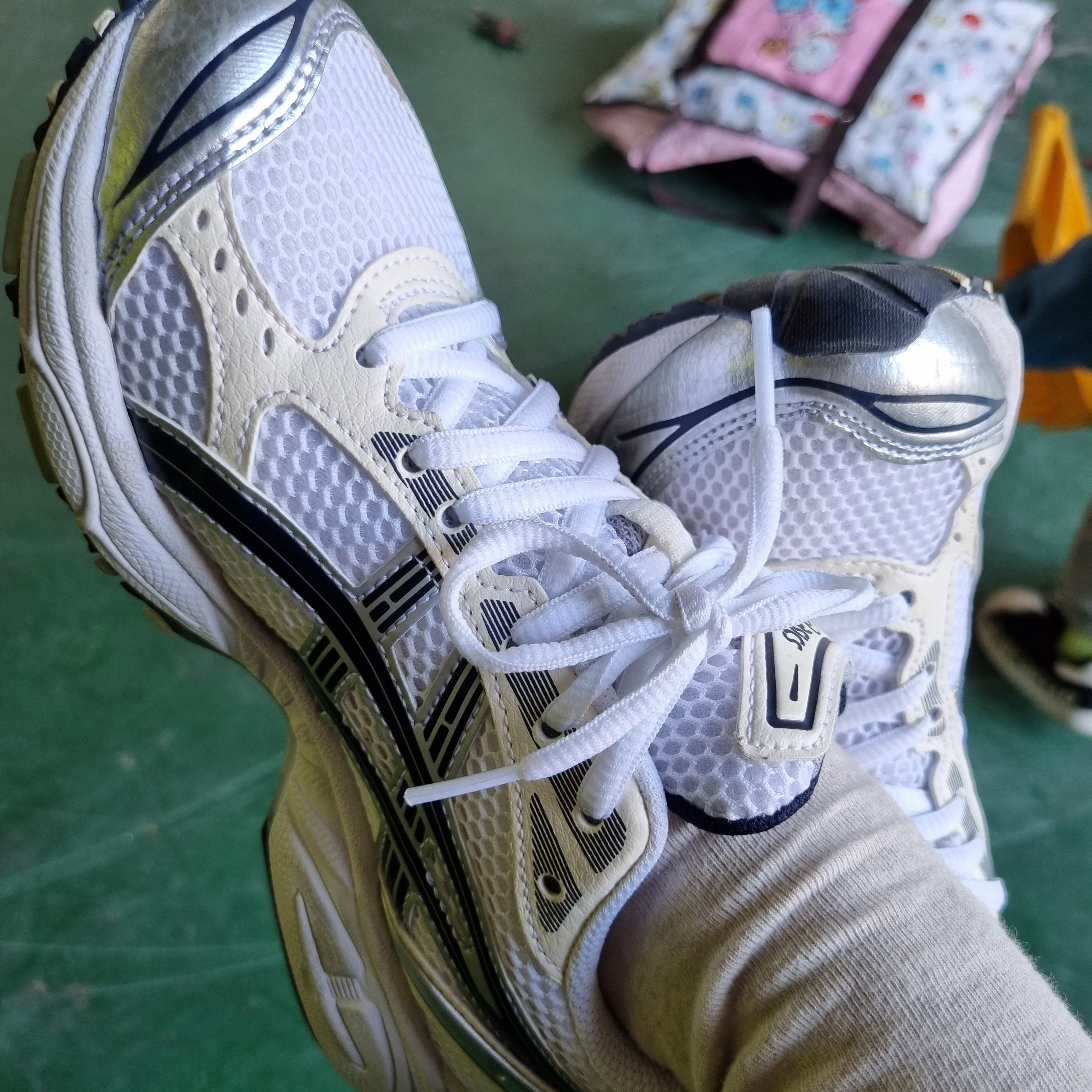 (W) Asics Gel-Kayano 14 White Midnight 착용 스타일