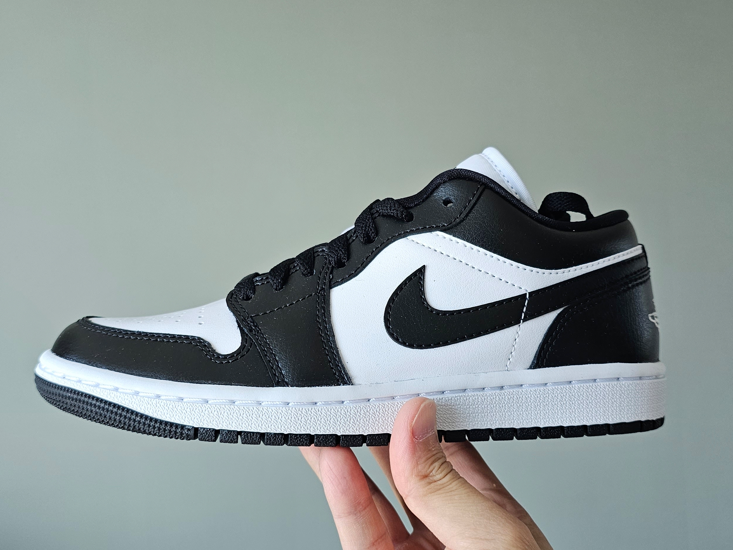 (W) Jordan 1 Low Black and White 착용 스타일