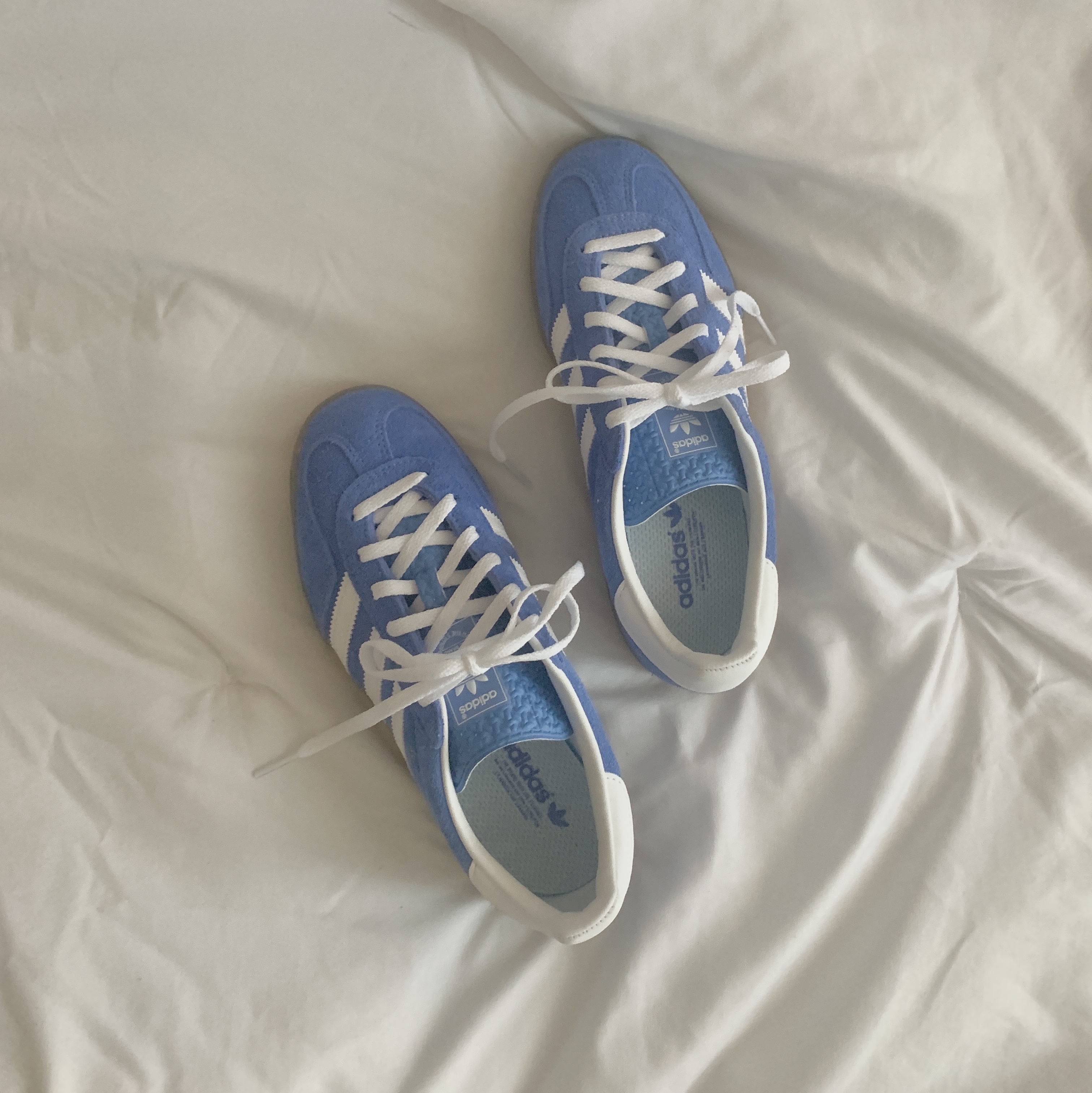 (W) Adidas Gazelle Indoor Blue Fusion Cloud White 착용 스타일 - 3