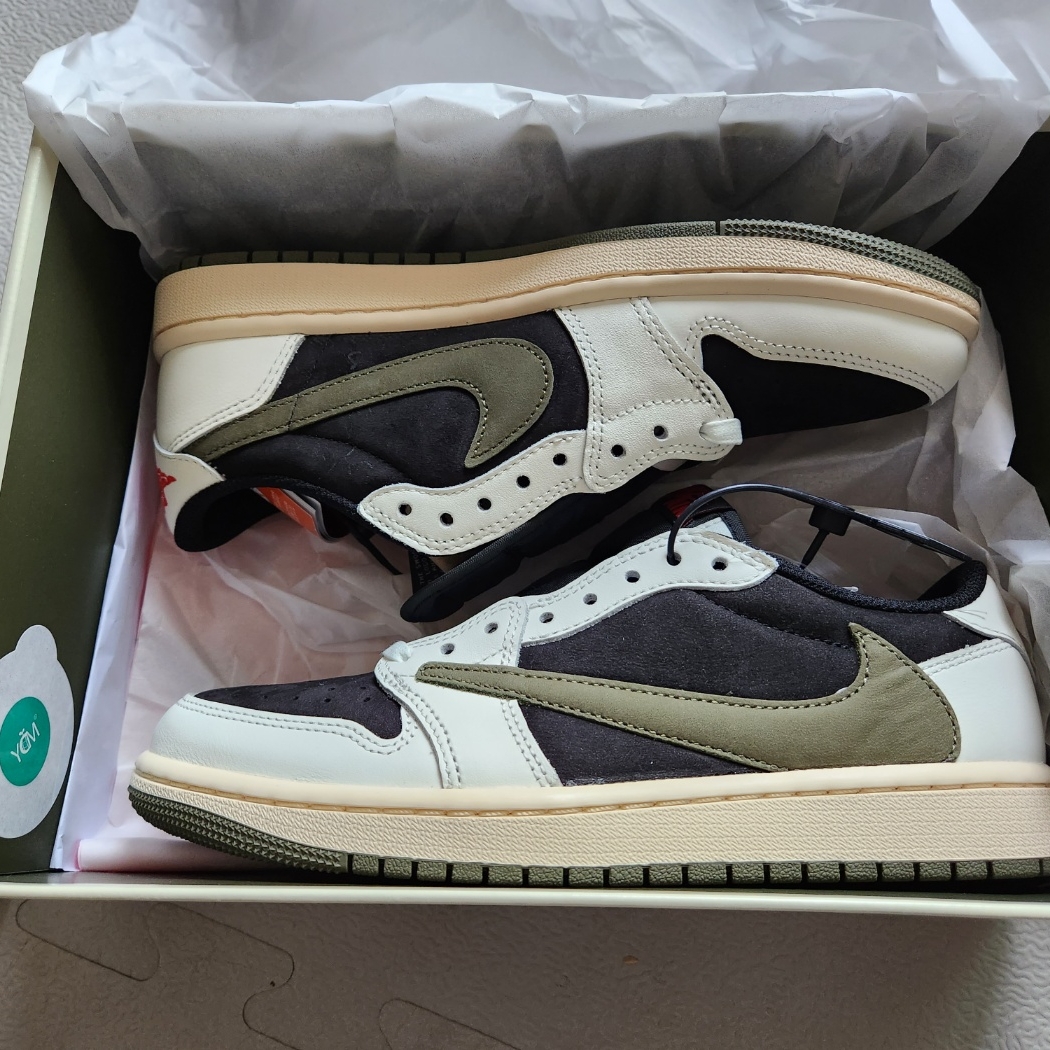 (W) Jordan 1 x Travis Scott Retro Low OG SP Medium Olive 착용 스타일