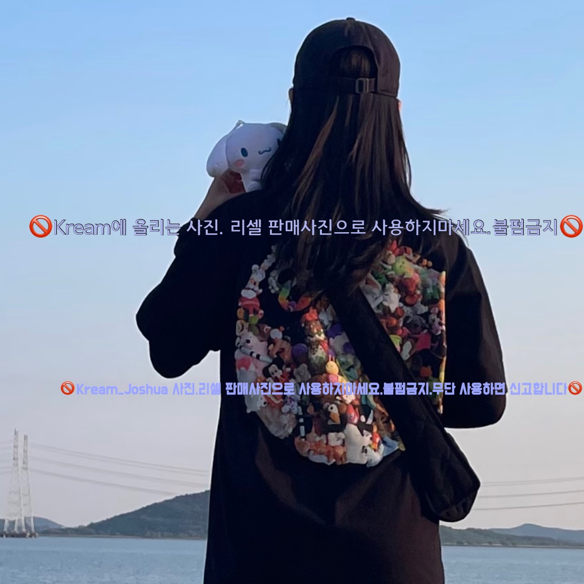 스투시 플러시 티셔츠 블랙, 나이키 헤리티지 86 스우시 MLB 뉴욕 양키스 어드저스터블 캡 피치 블루 착용 스타일 - 2