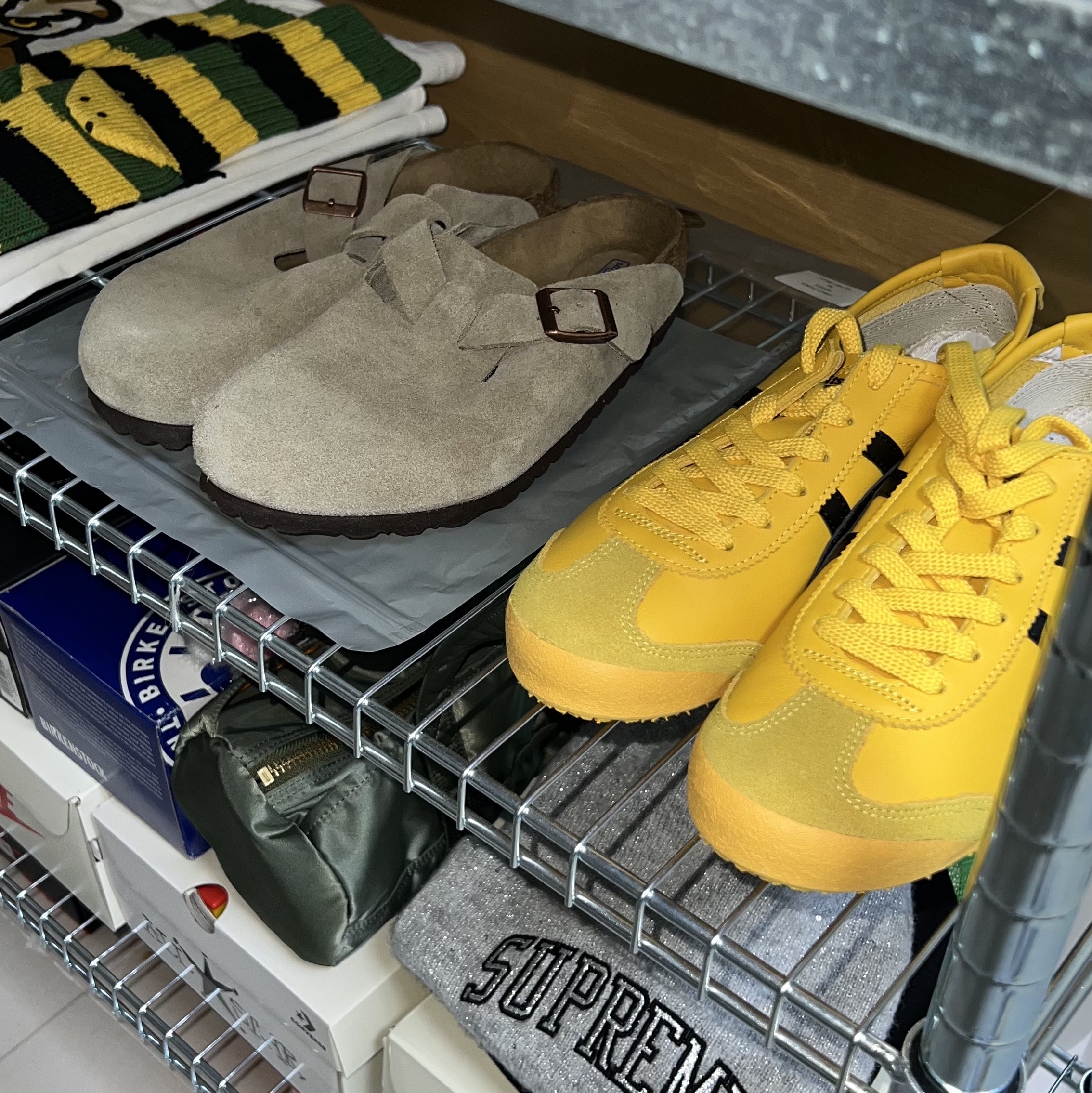 Onitsuka Tiger Mexico 66 Yellow Black, Birkenstock Boston Soft Footbed Taupe - Regular 착용 스타일