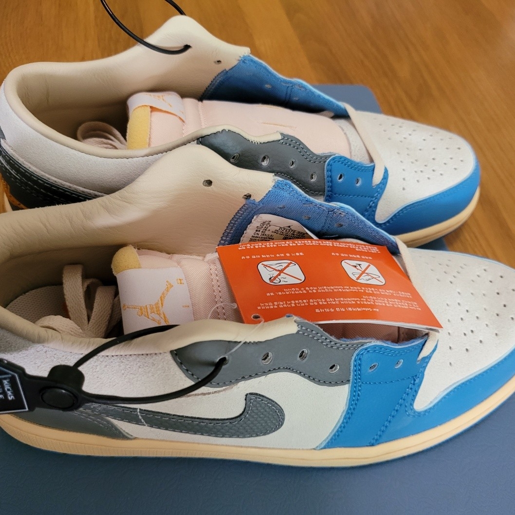 Jordan 1 Low SE Tokyo 96 착용 스타일