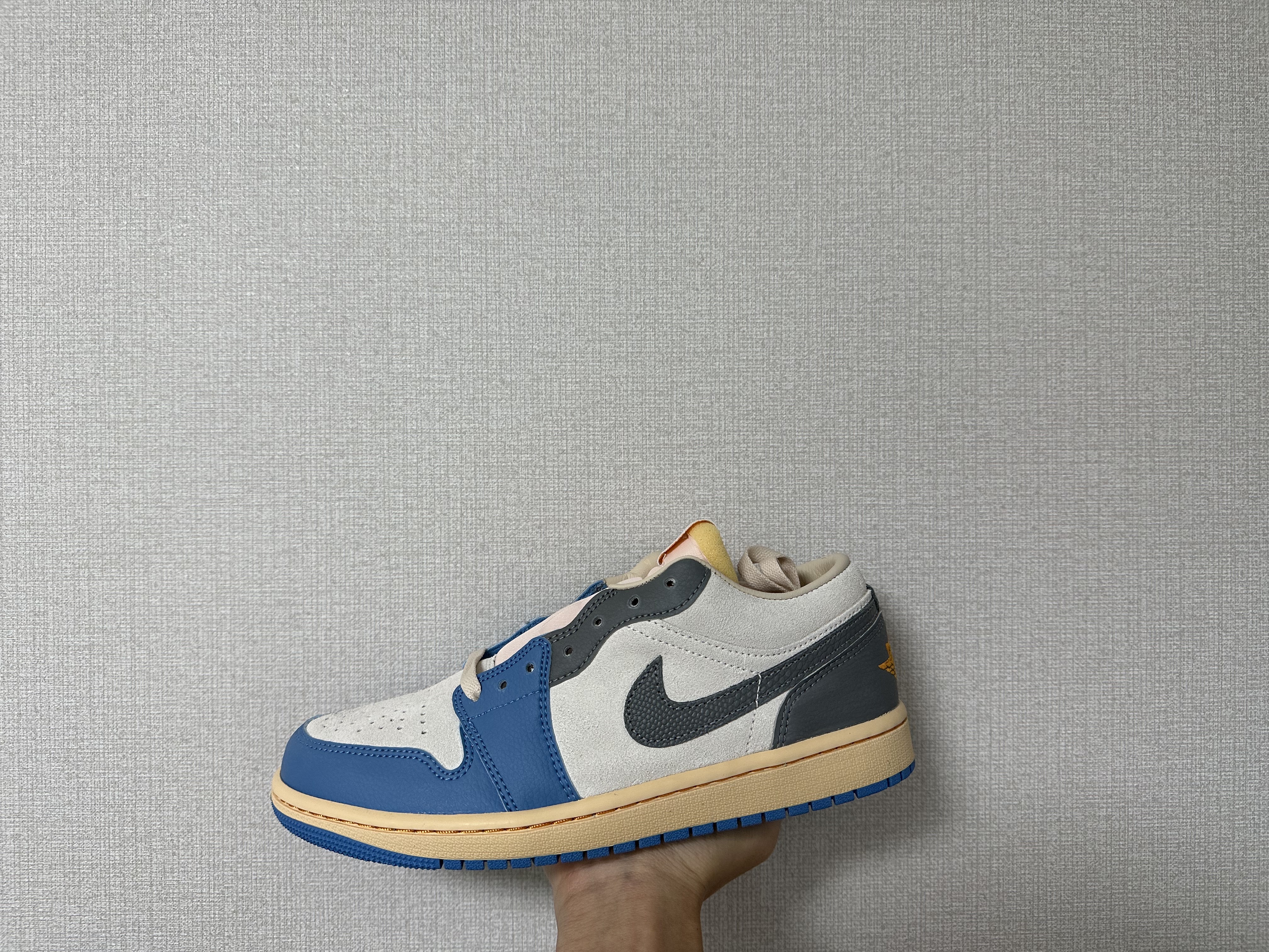 Jordan 1 Low SE Tokyo 96 착용 스타일 - 2