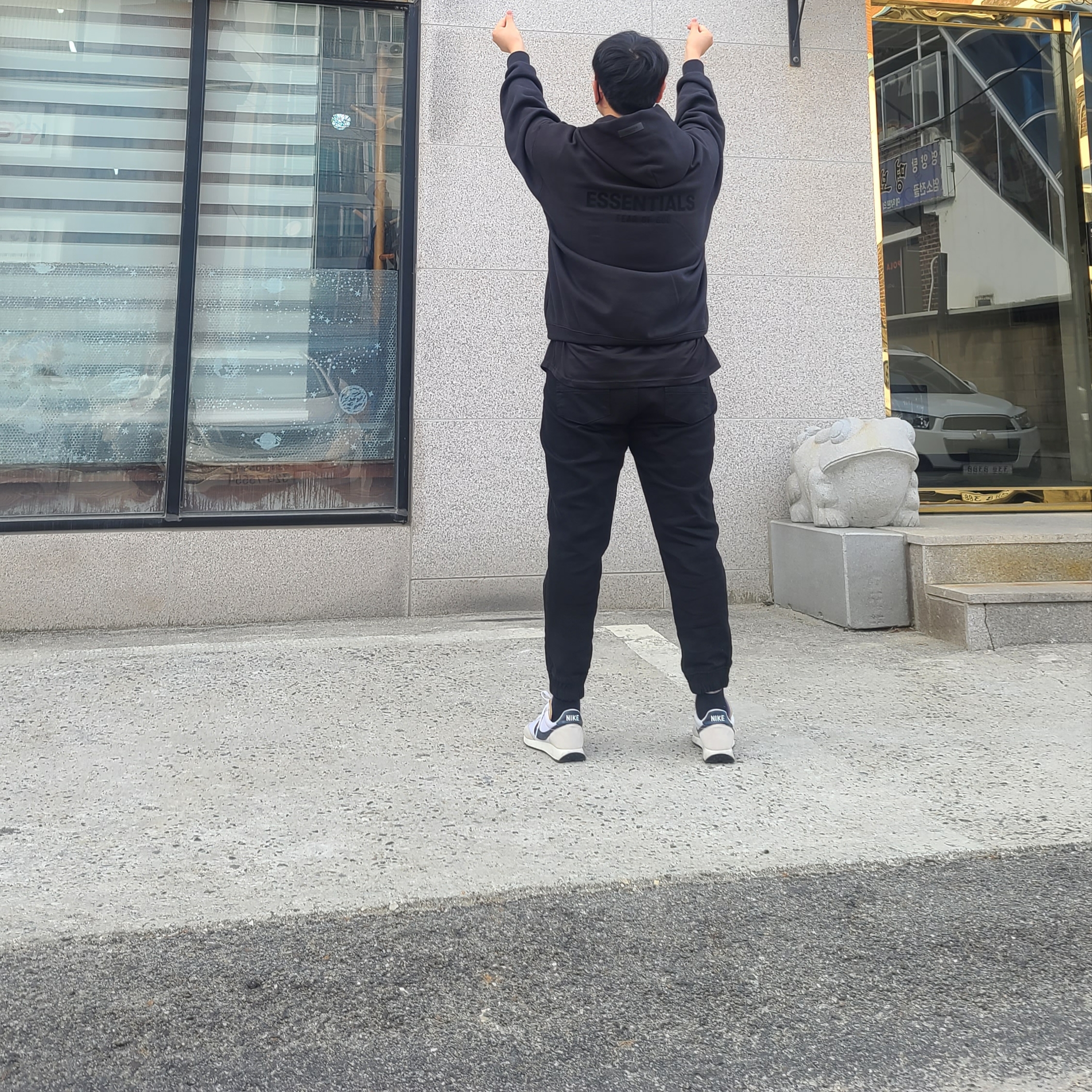 Essentials The Core Collection Hoodie Stretch Limo 착용 스타일
