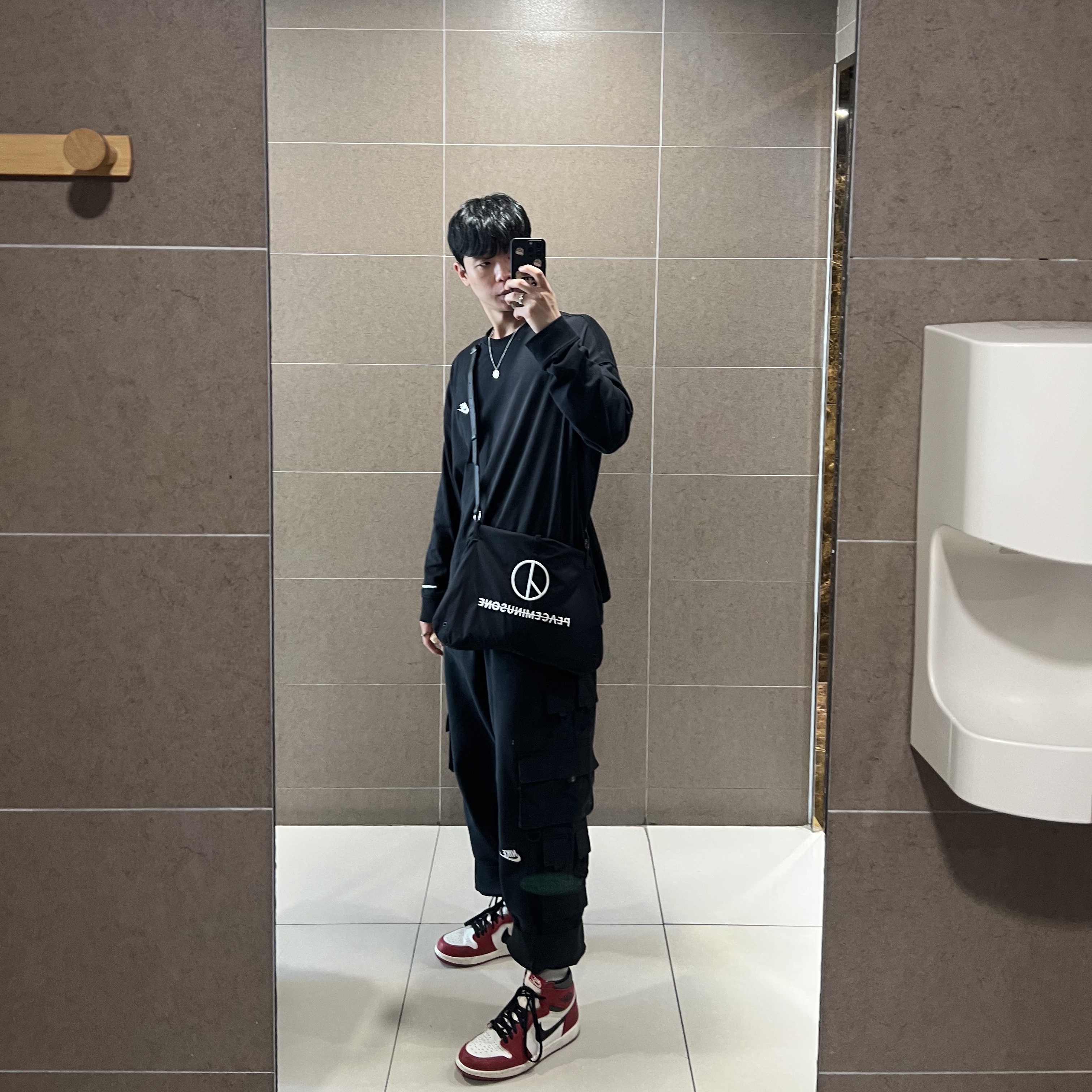 Nike x Peaceminusone LS T-Shirt Black (DR0098-010), Nike x Peaceminusone Wide Pants Black (DR0096-010) 착용 스타일