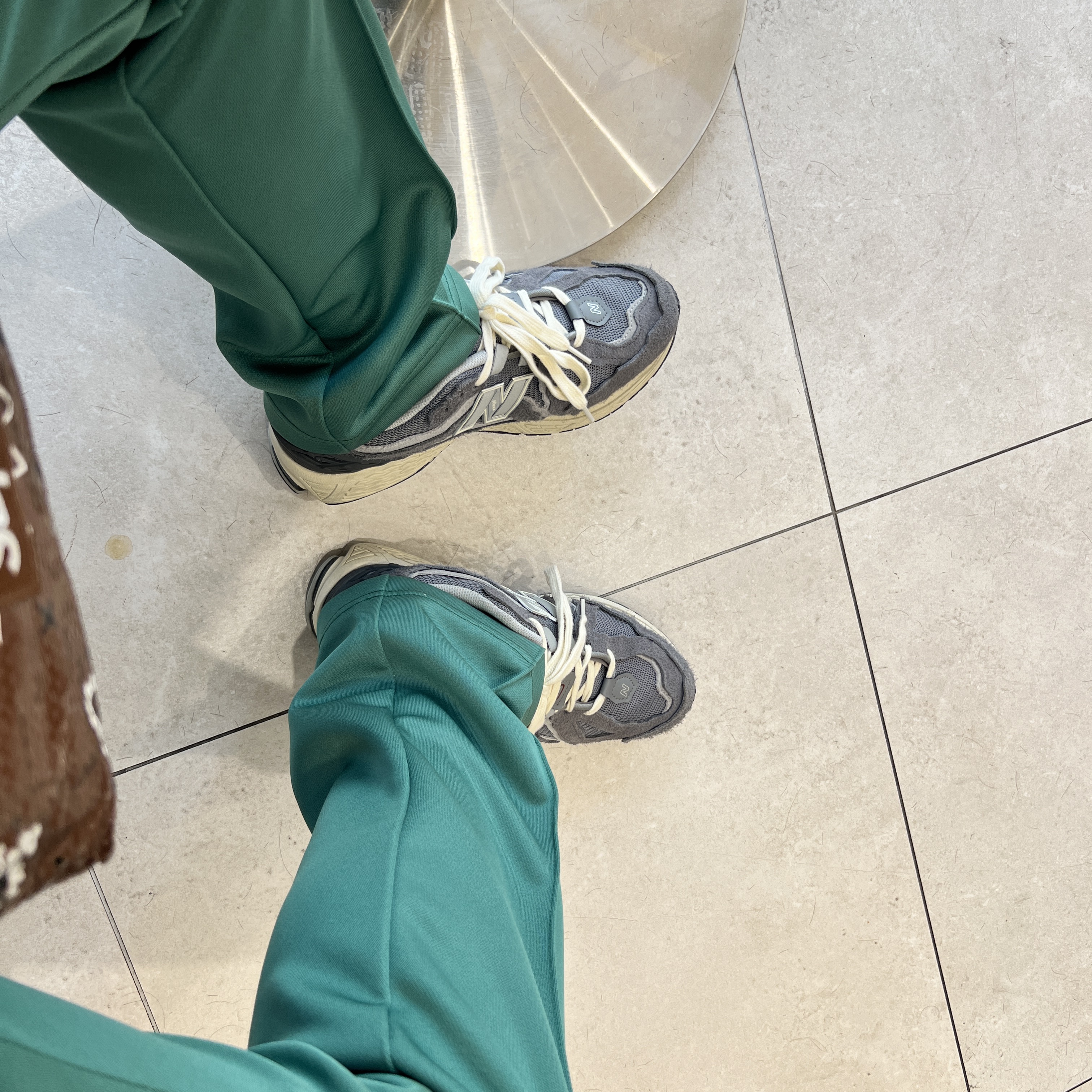 New Balance 1906D Protection Pack Castlerock 착용 스타일