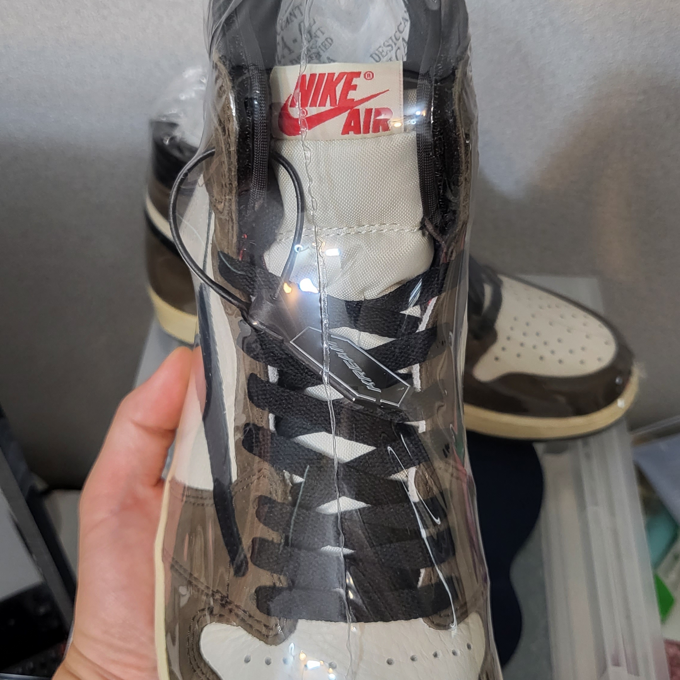 Jordan 1 x Travis Scott Retro High OG SP Mocha 착용 스타일 - 1