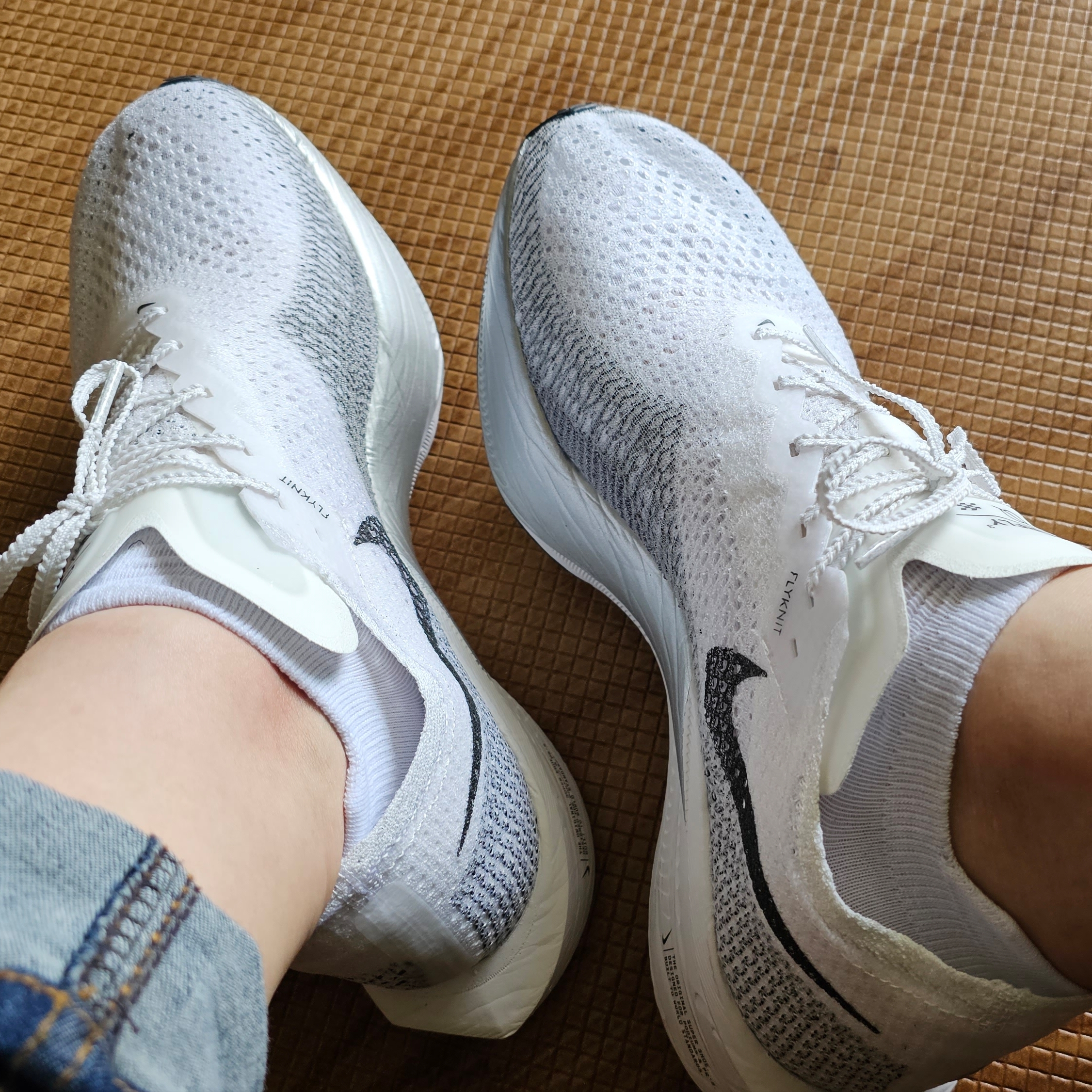 Nike ZoomX Vaporfly Next% 3 White Grey 착용 스타일