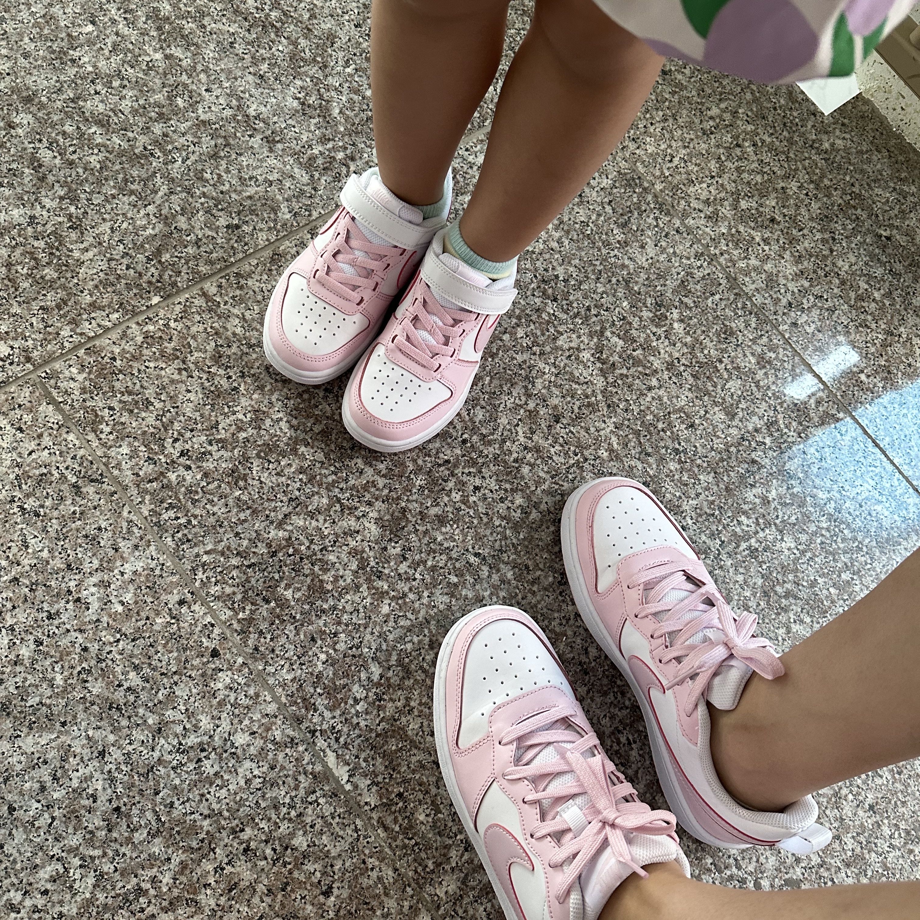 (GS) Nike Court Borough 2 SE White Pink Foam 착용 스타일 - 2