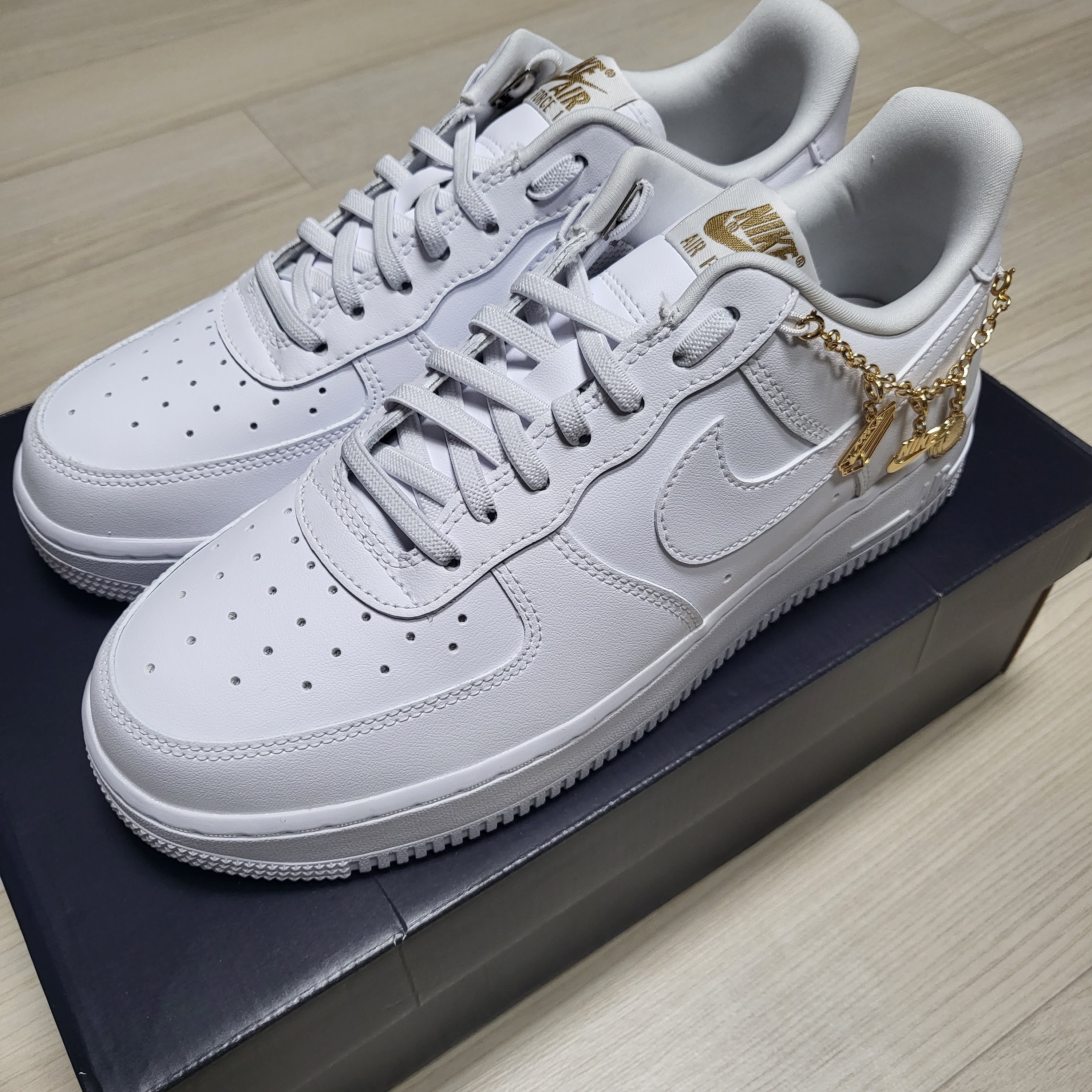 (W) Nike Air Force 1 '07 LX White Pendant 착용 스타일 - 1
