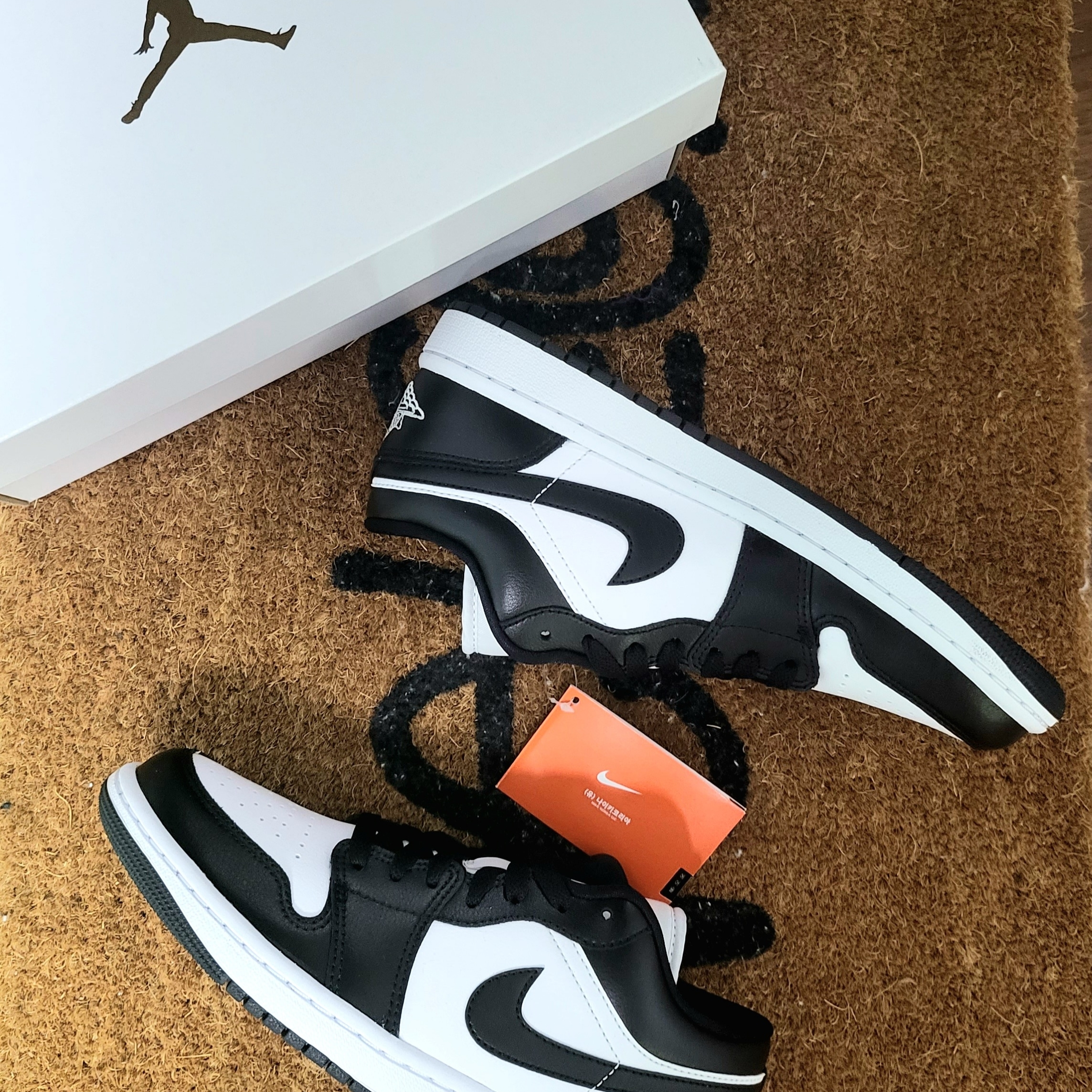 (W) Jordan 1 Low Black and White 착용 스타일