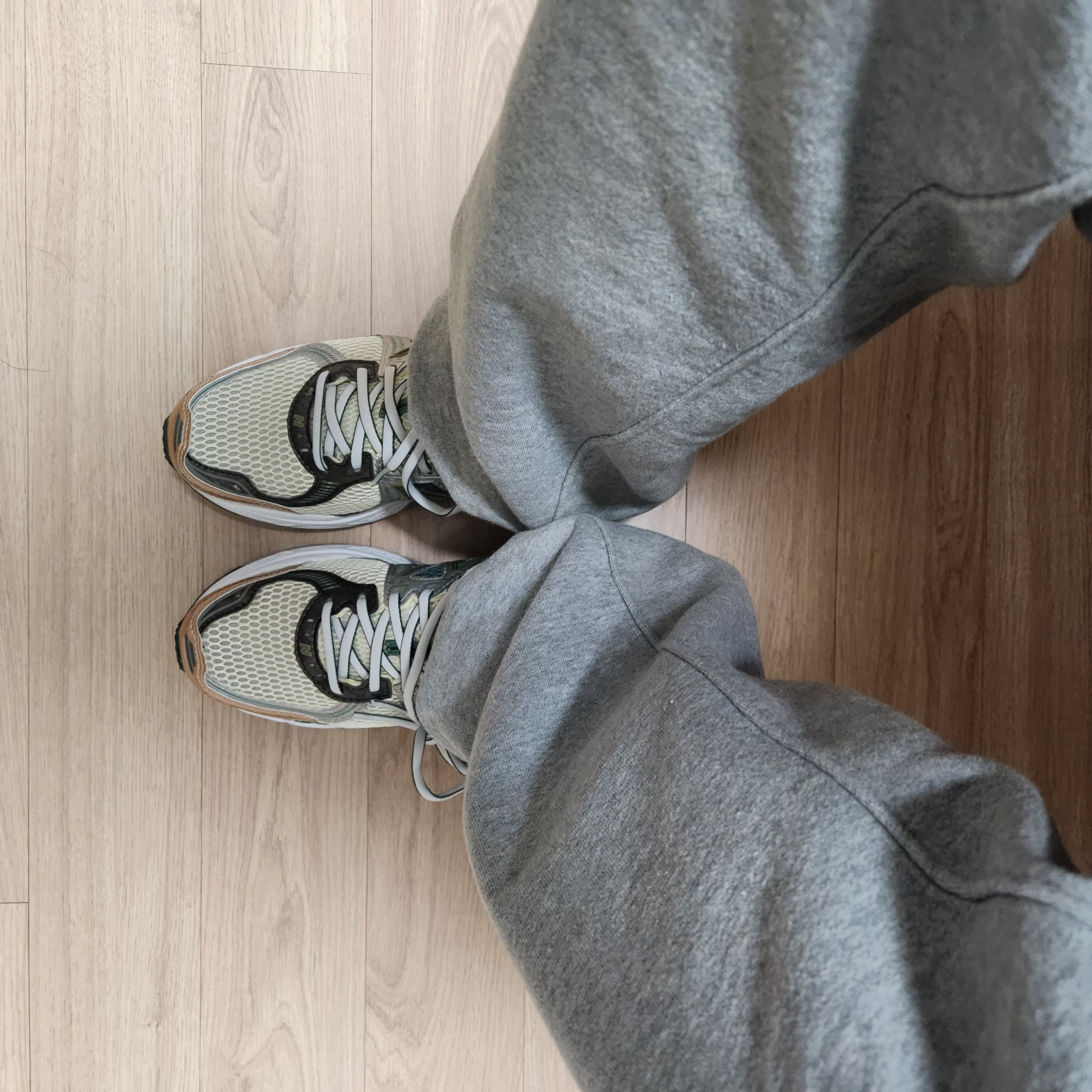 New Balance x Aime Leon Dore 860v2 Green 착용 스타일 - 2