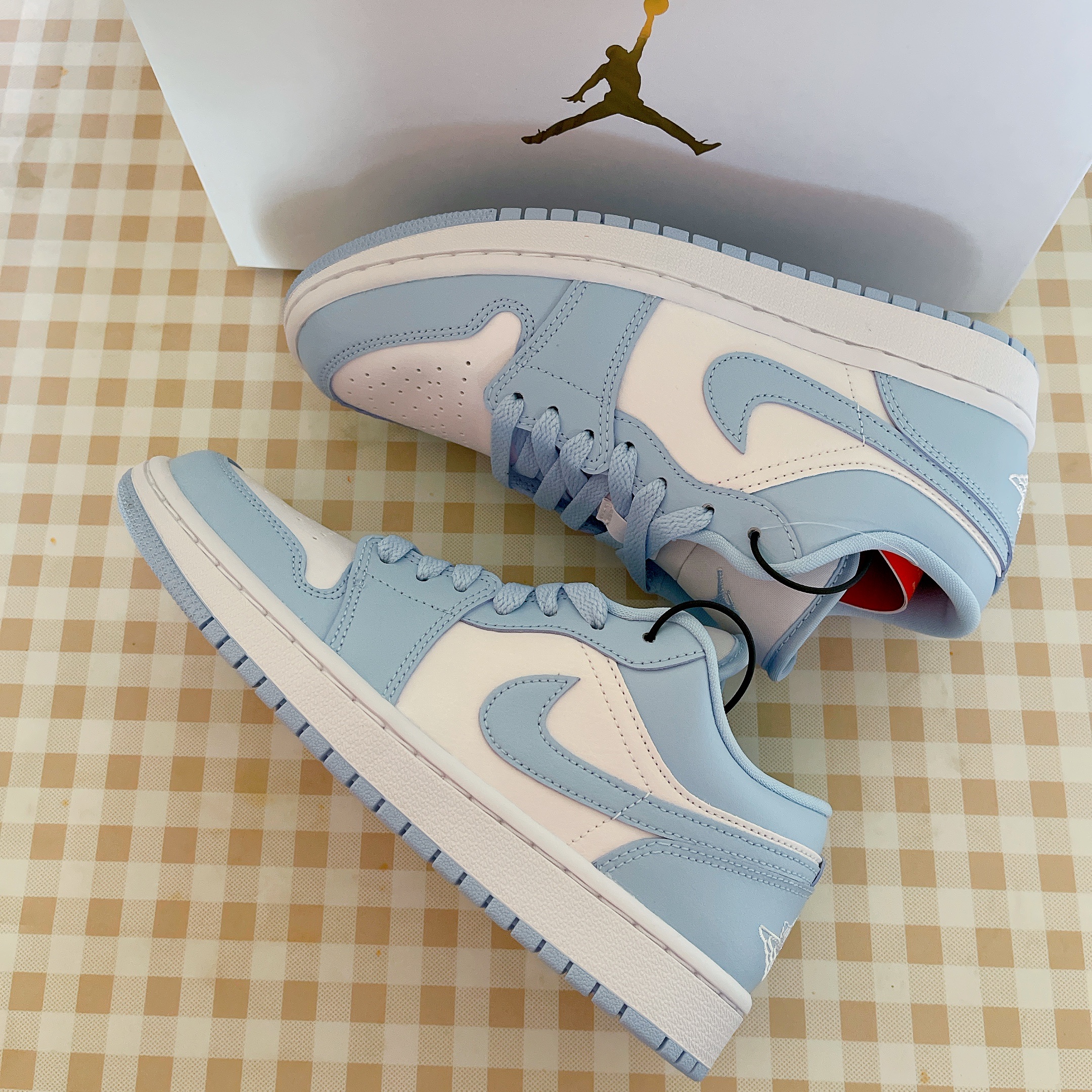 (W) Jordan 1 Low White Ice Blue 착용 스타일 - 3