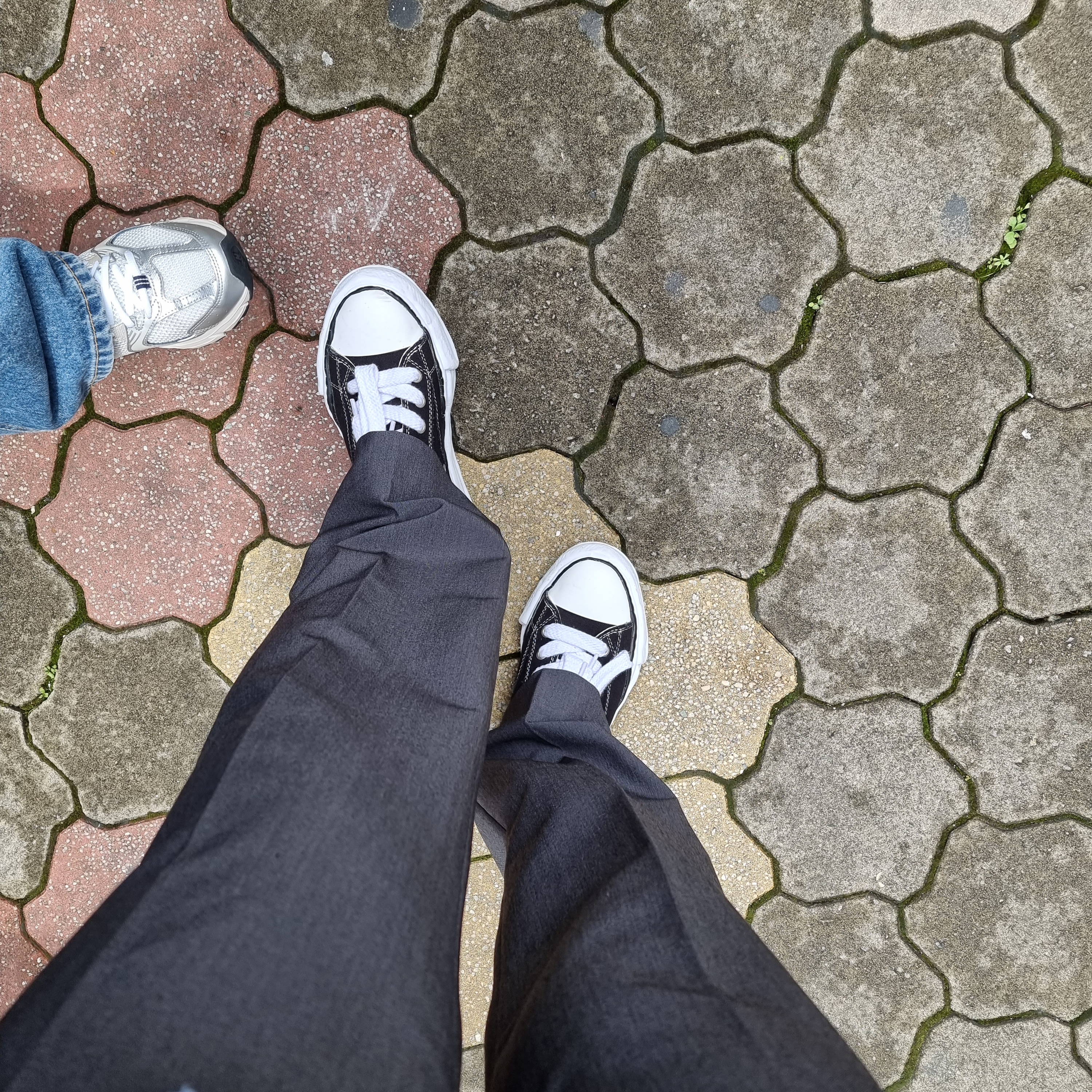 Maison Mihara Yasuhiro Peterson OG Sole Canvas Low Sneakers Black 착용 스타일