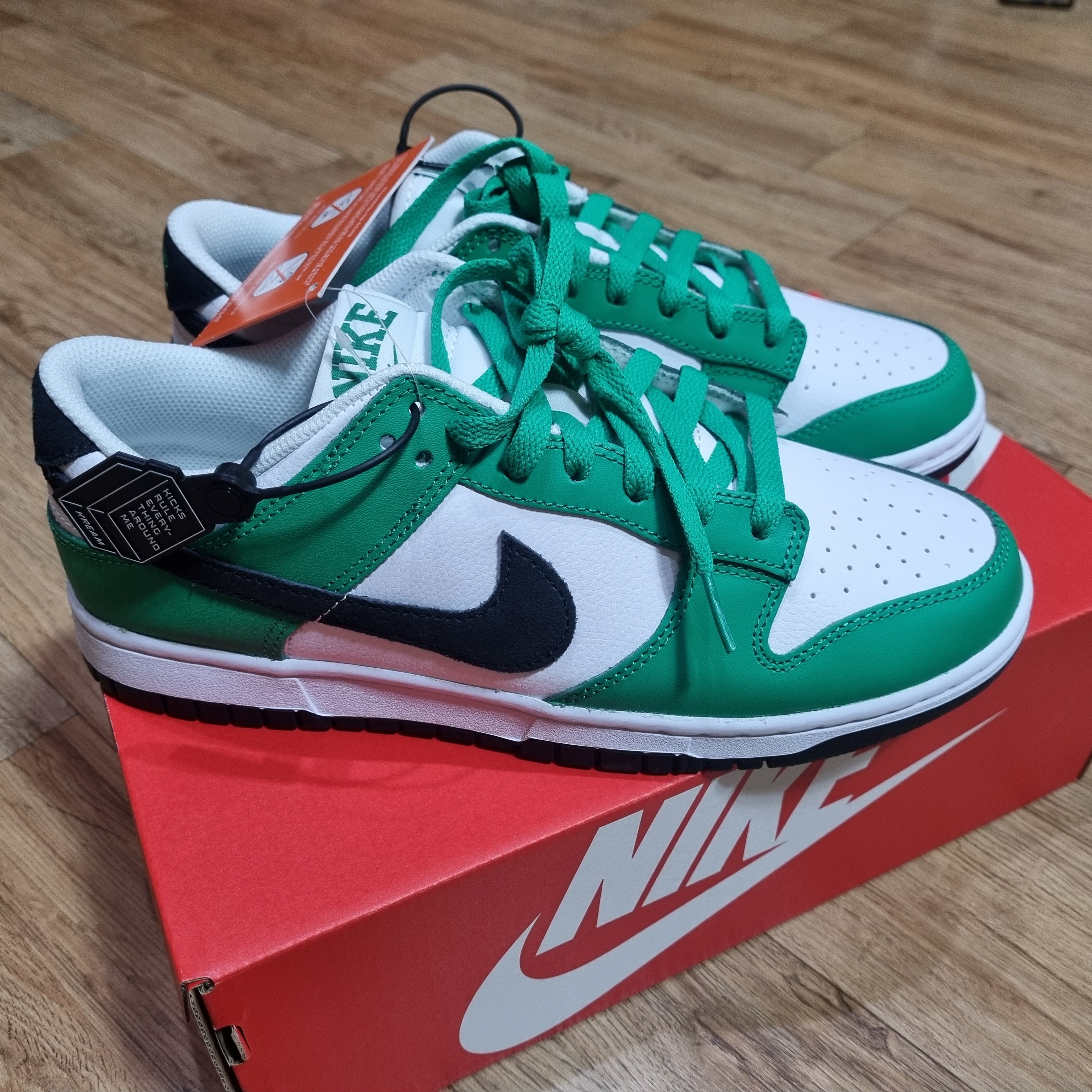 Nike Dunk Low White Green 착용 스타일 - 1