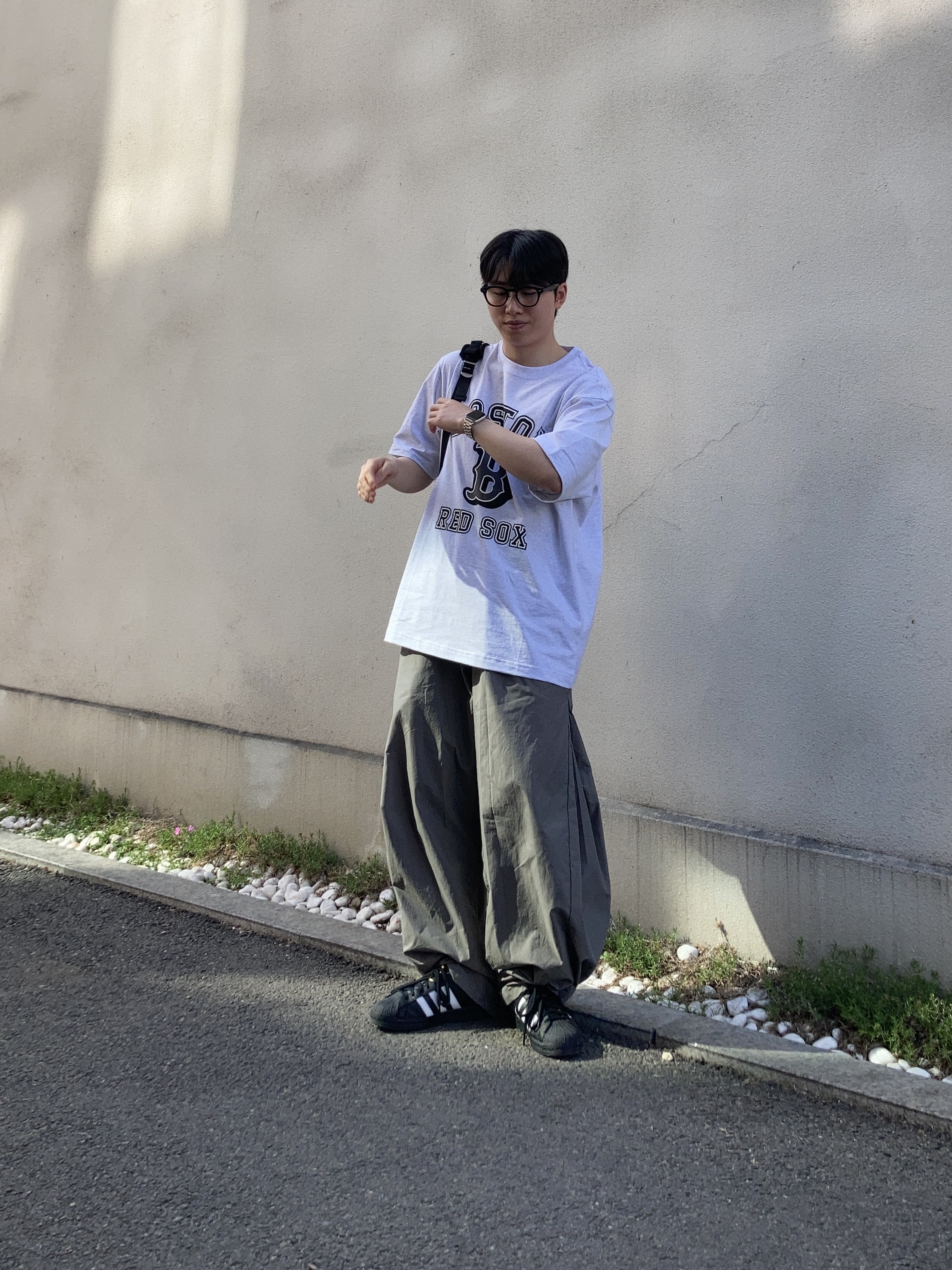 Adidas Superstar Core Black White 착용 스타일