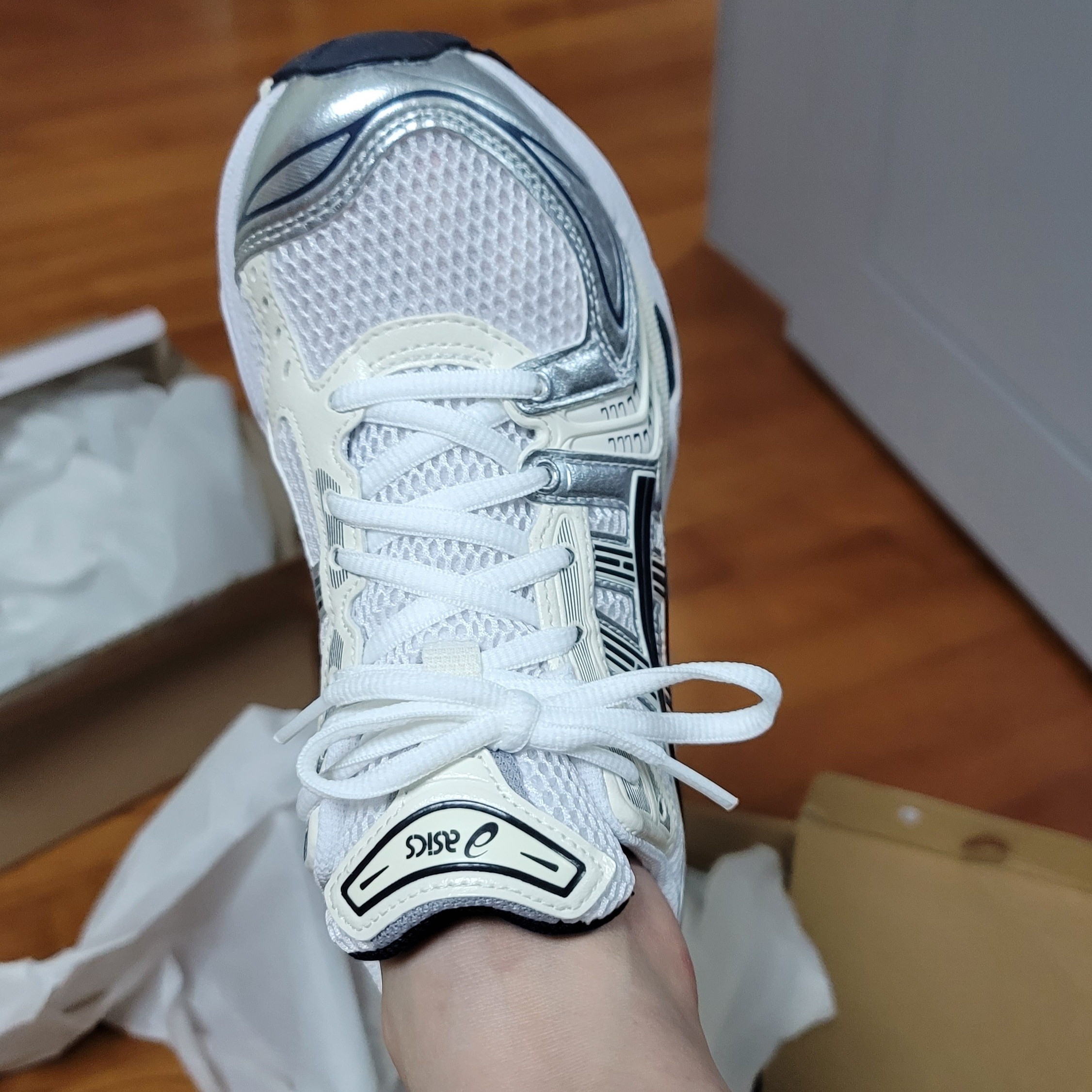 (W) Asics Gel-Kayano 14 White Midnight 착용 스타일 - 2