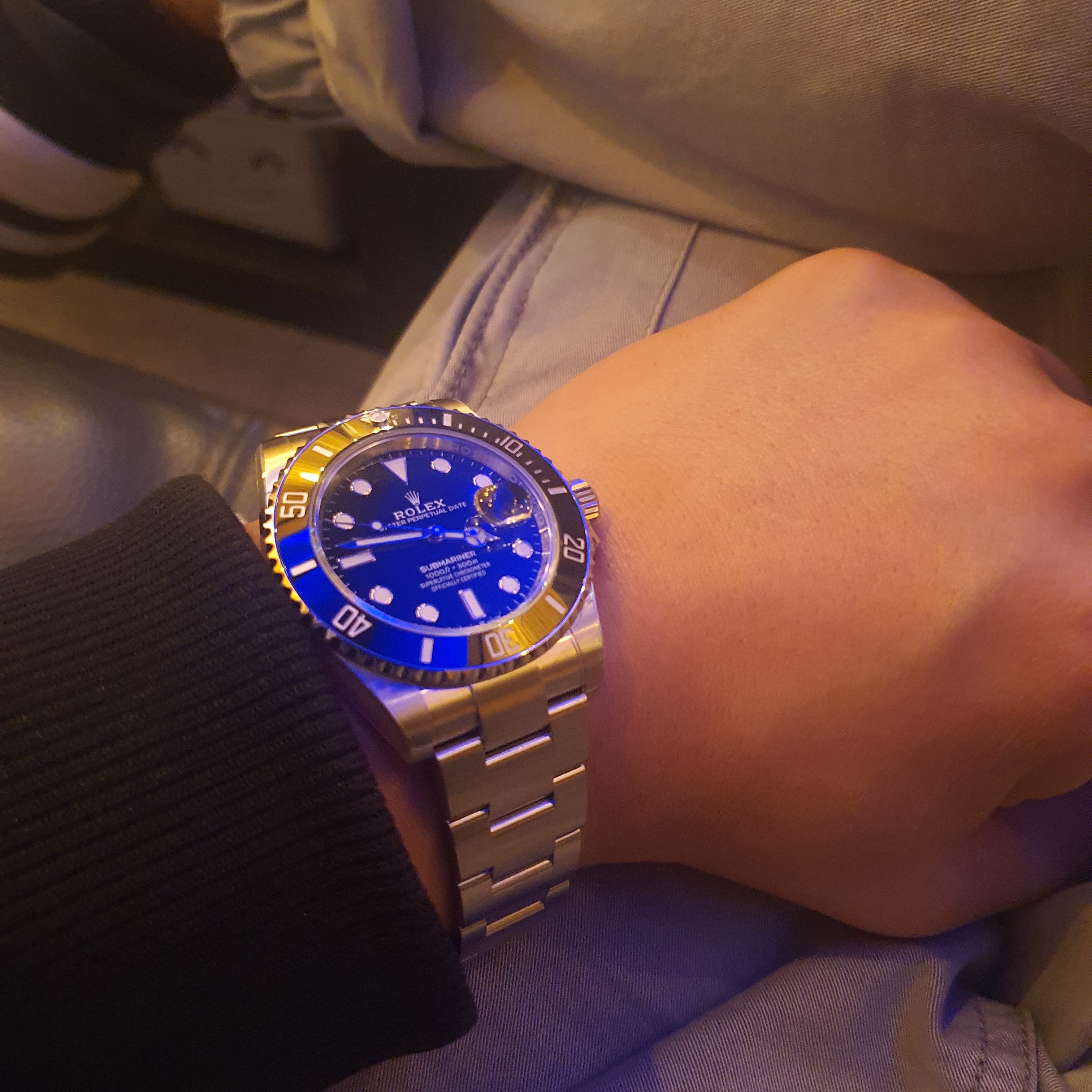 Rolex Submariner Date 41mm 126610LN Black Oyster 착용 스타일
