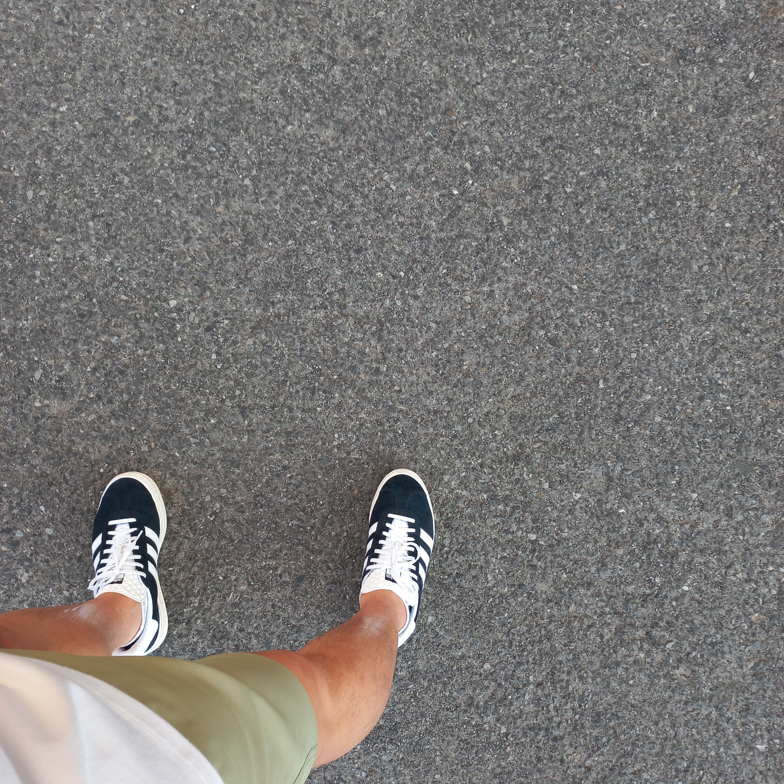 (W) Adidas Gazelle Bold Core Black Cloud White 착용 스타일