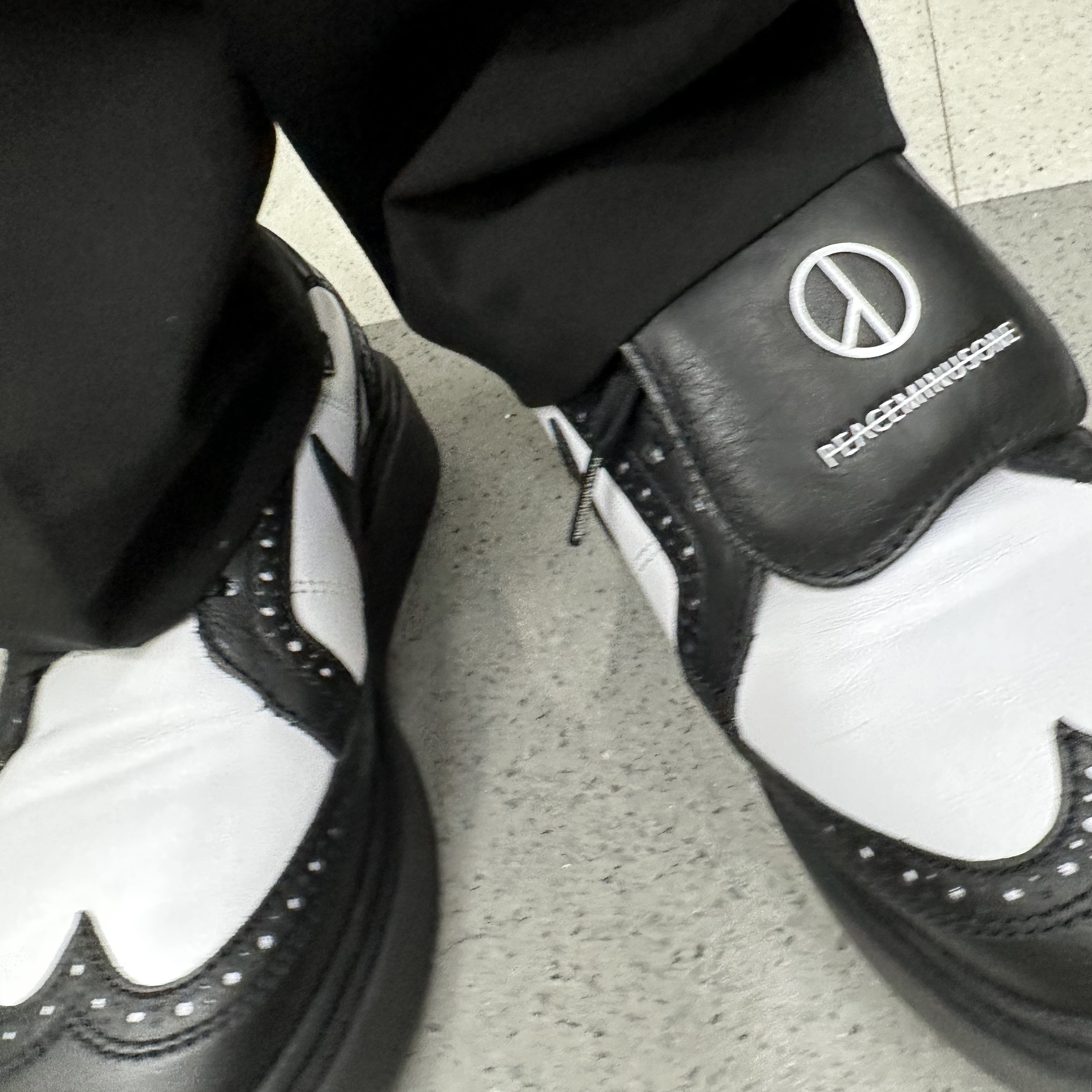 Nike x Peaceminusone Kwondo1 Black and White 착용 스타일 - 2