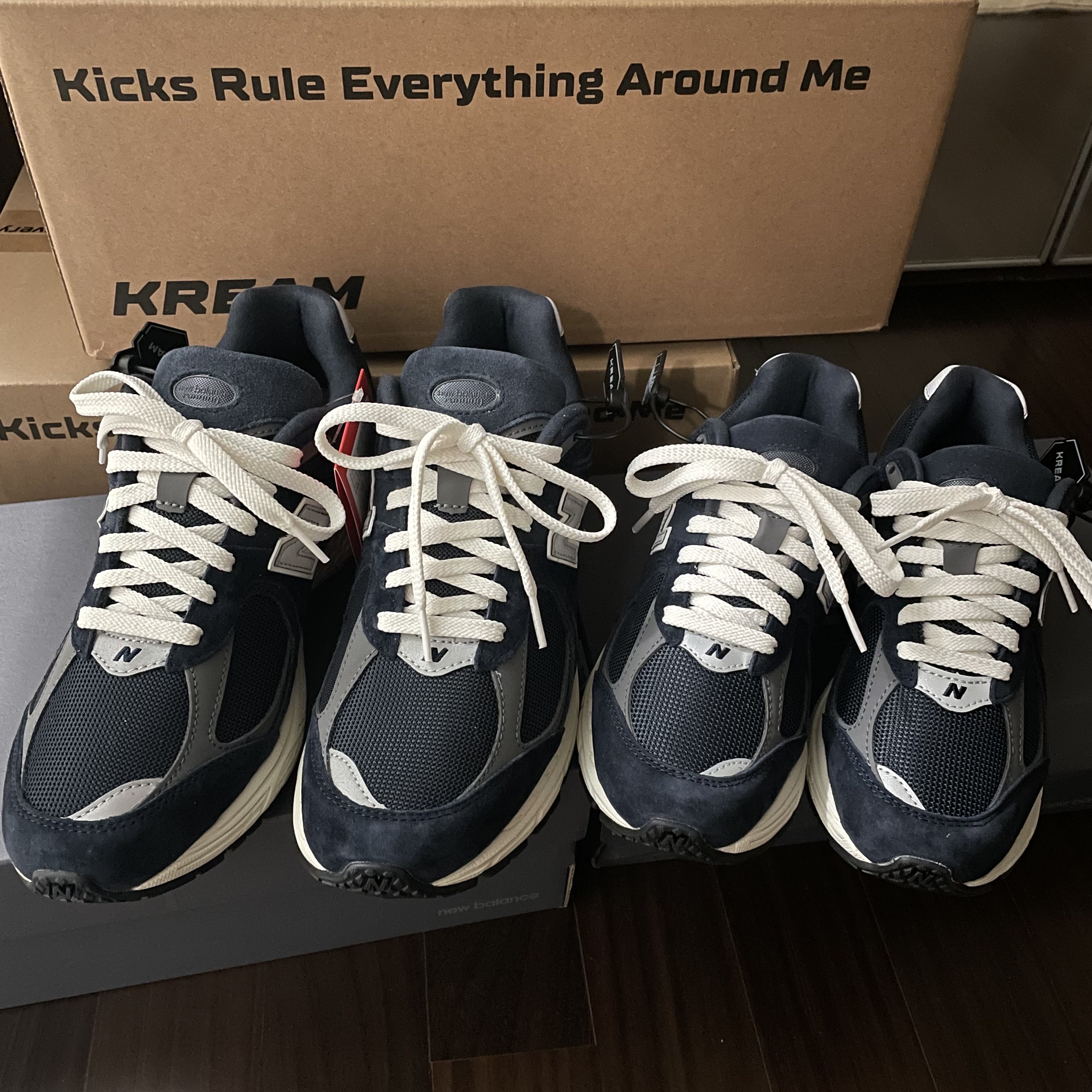 New Balance 2002R Eclipse Castlerock 착용 스타일
