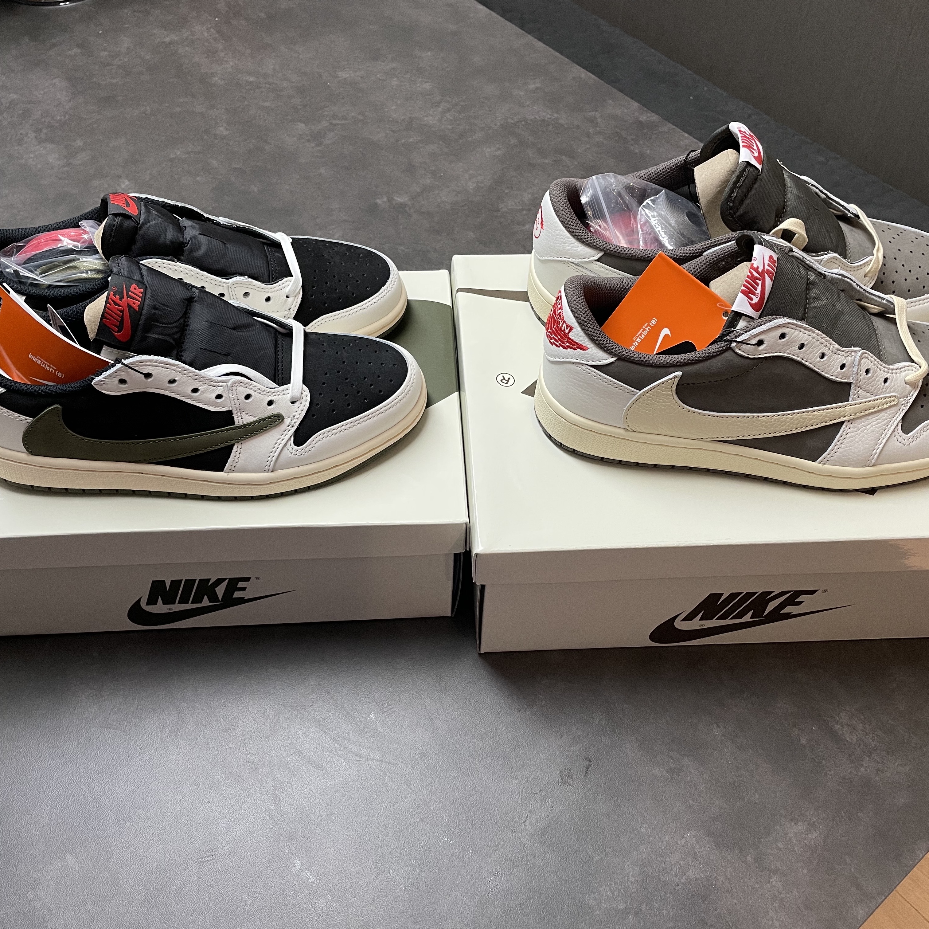 (W) Jordan 1 x Travis Scott Retro Low OG SP Medium Olive, Jordan 1 x Travis Scott Retro Low OG SP Sail and Ridgerock 착용 스타일