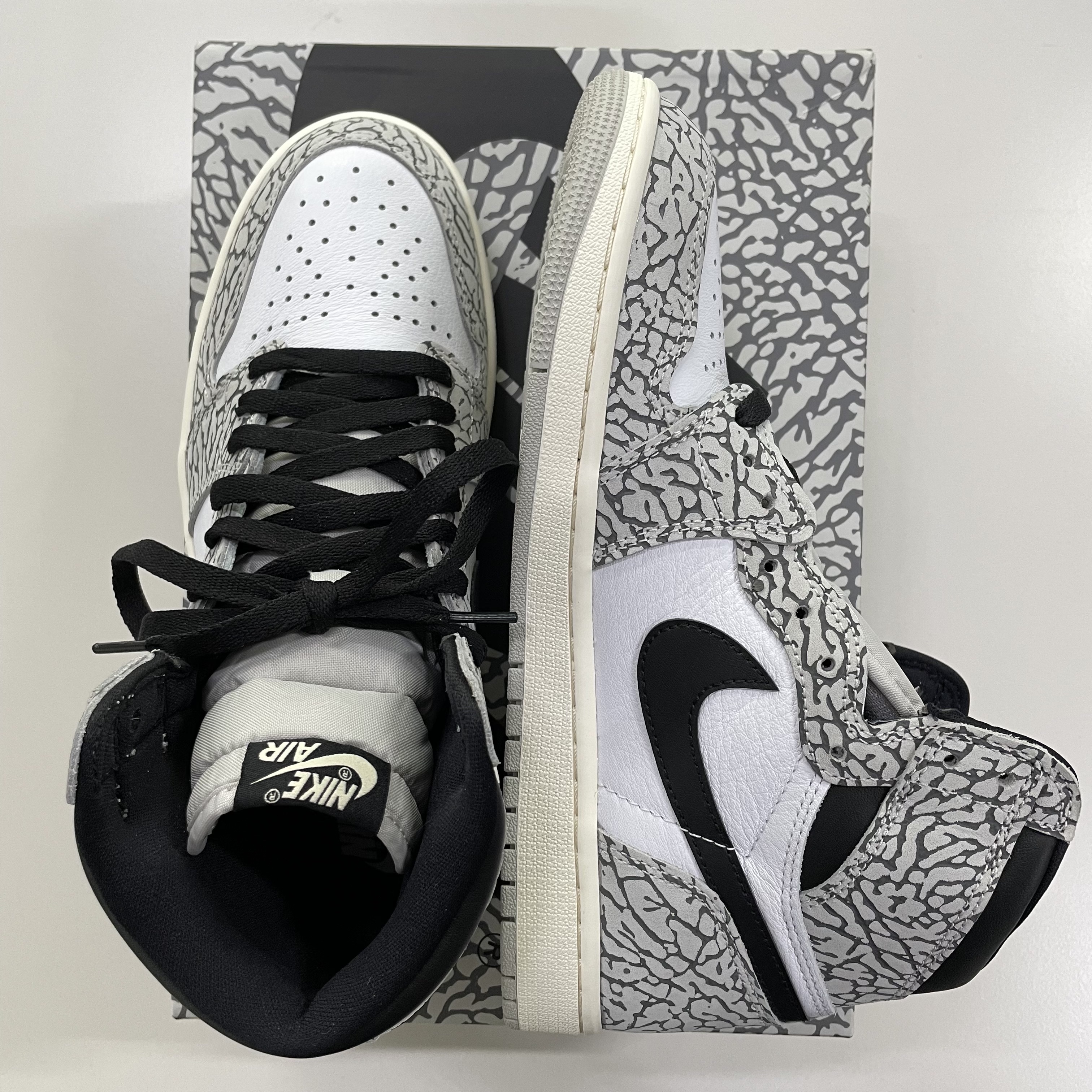 Jordan 1 Retro High OG White Cement 착용 스타일 - 1