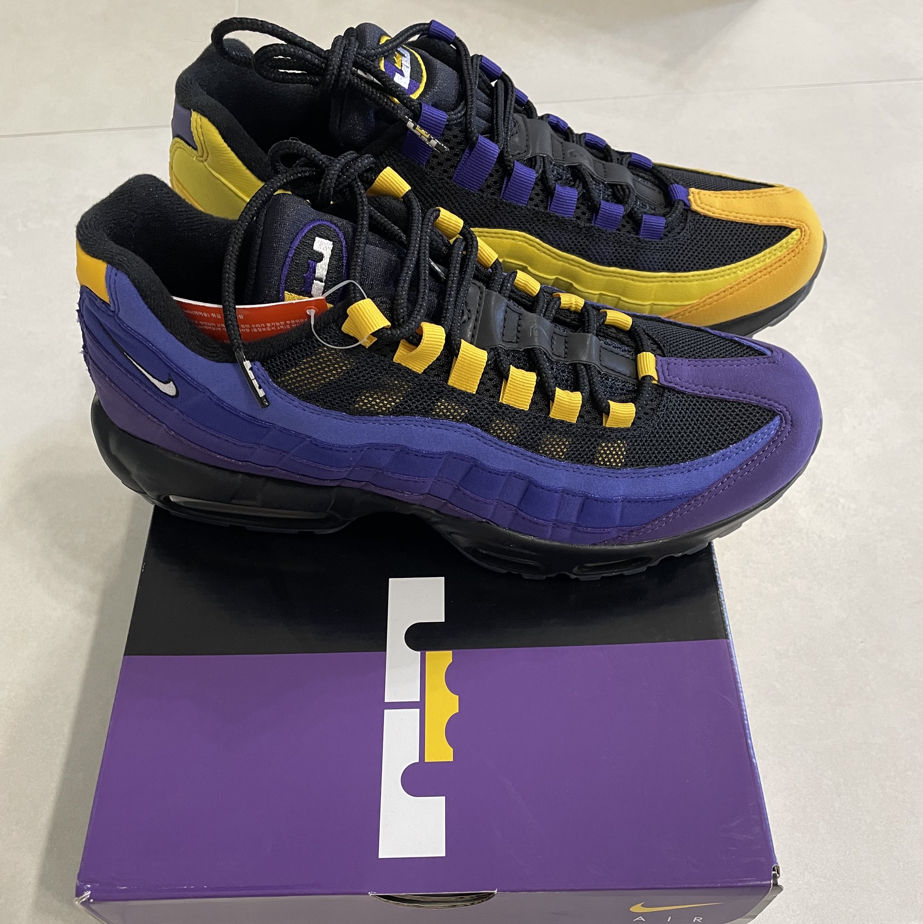 Nike Air Max 95 NRG LeBron Lakers Home Team 착용 스타일 - 1