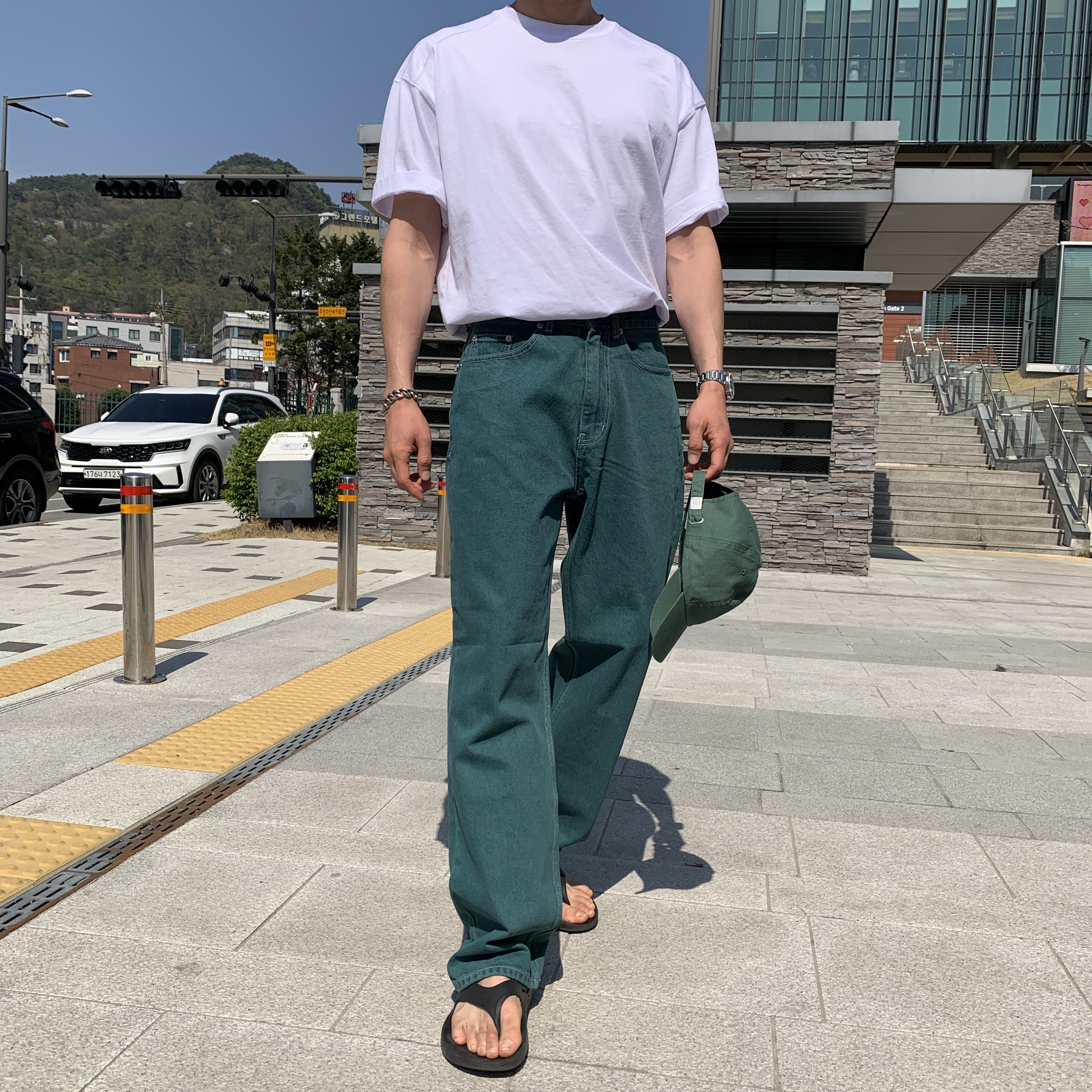 Oofos OOriginal Black 착용 스타일 - 3