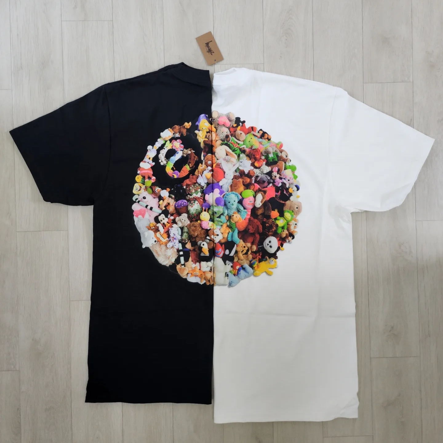 Stussy Plush T-Shirt White, Stussy Plush T-Shirt Black 착용 스타일 - 1