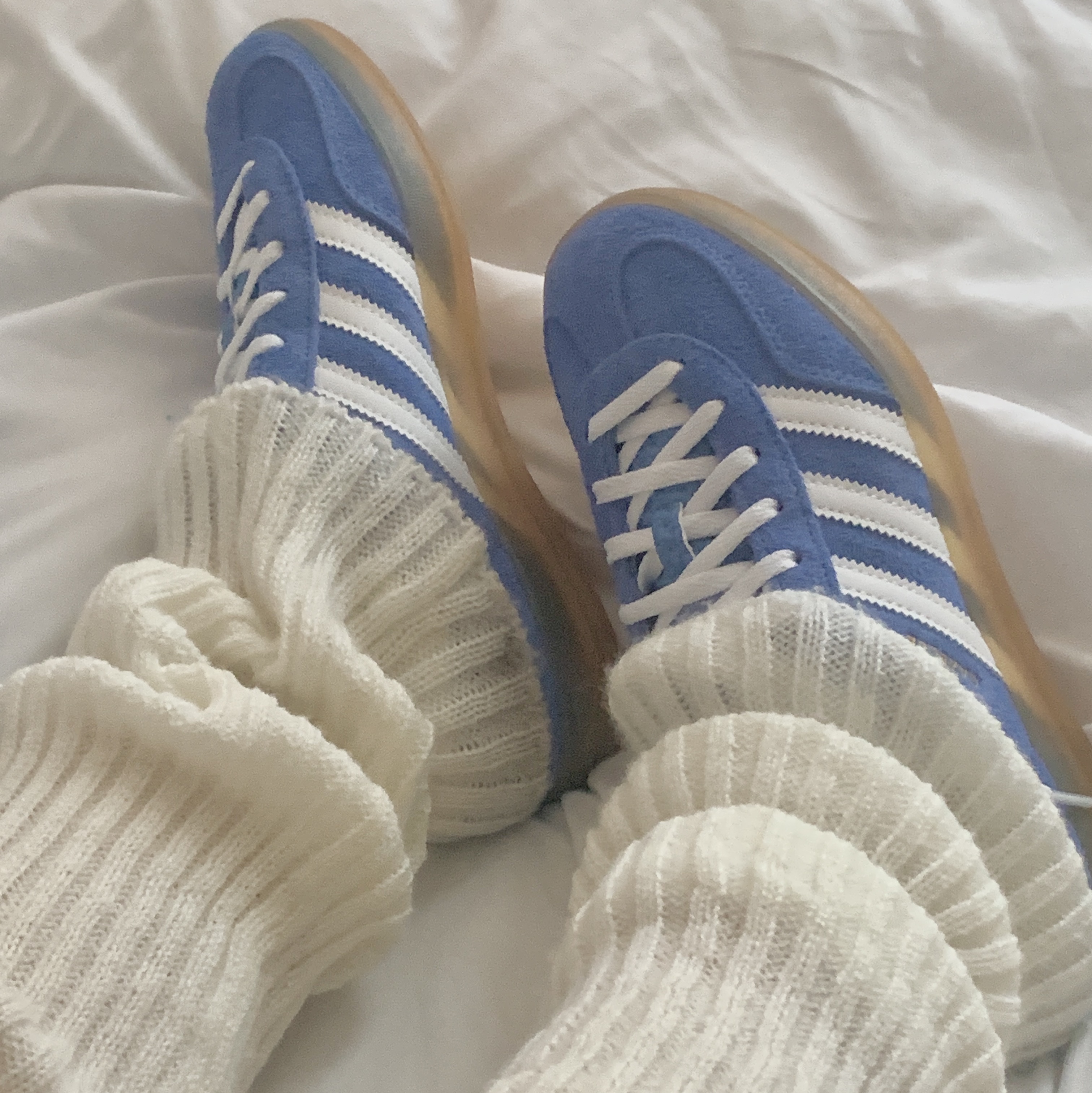 (W) Adidas Gazelle Indoor Blue Fusion Cloud White 착용 스타일 - 2