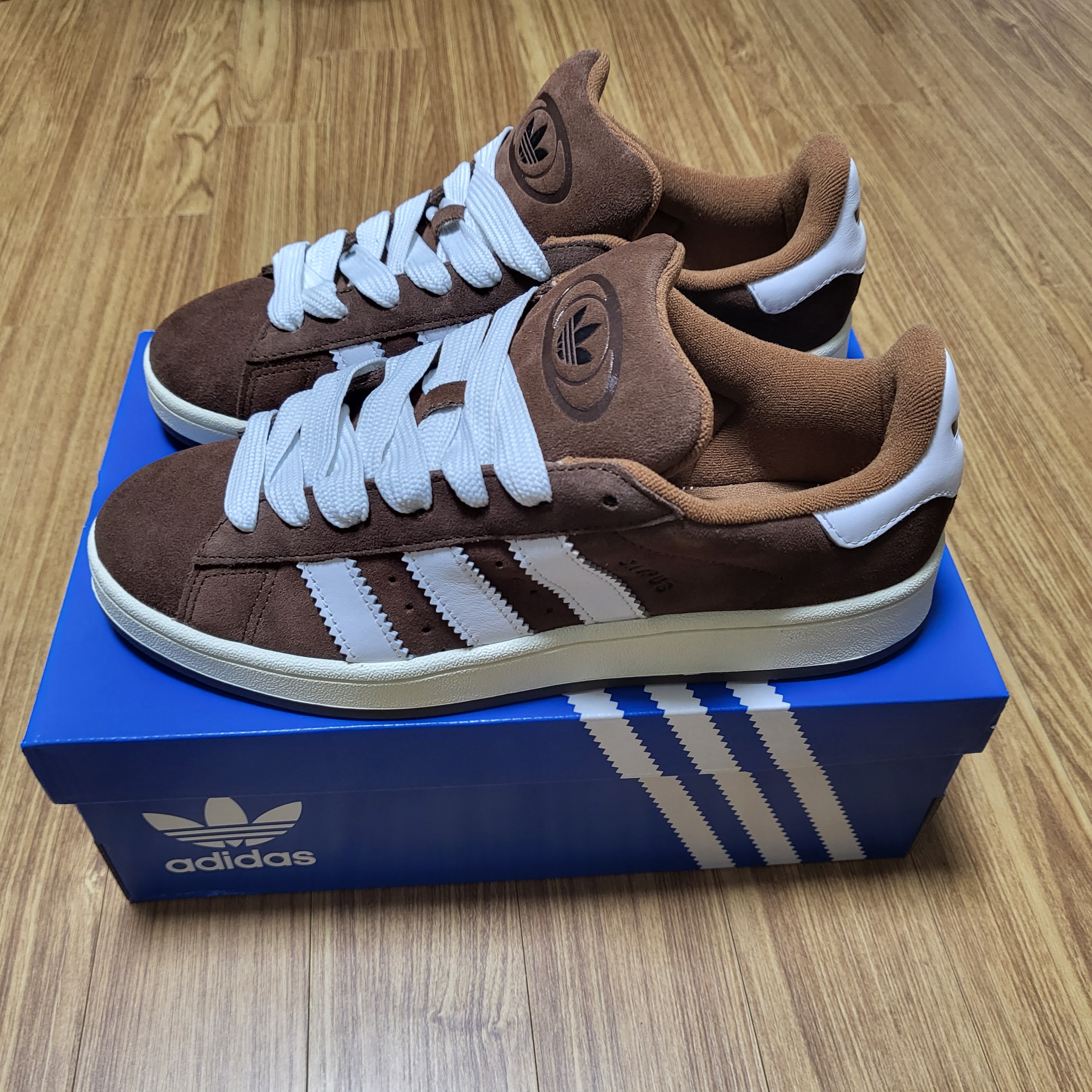 Adidas Campus 00s Bark Cloud White 착용 스타일