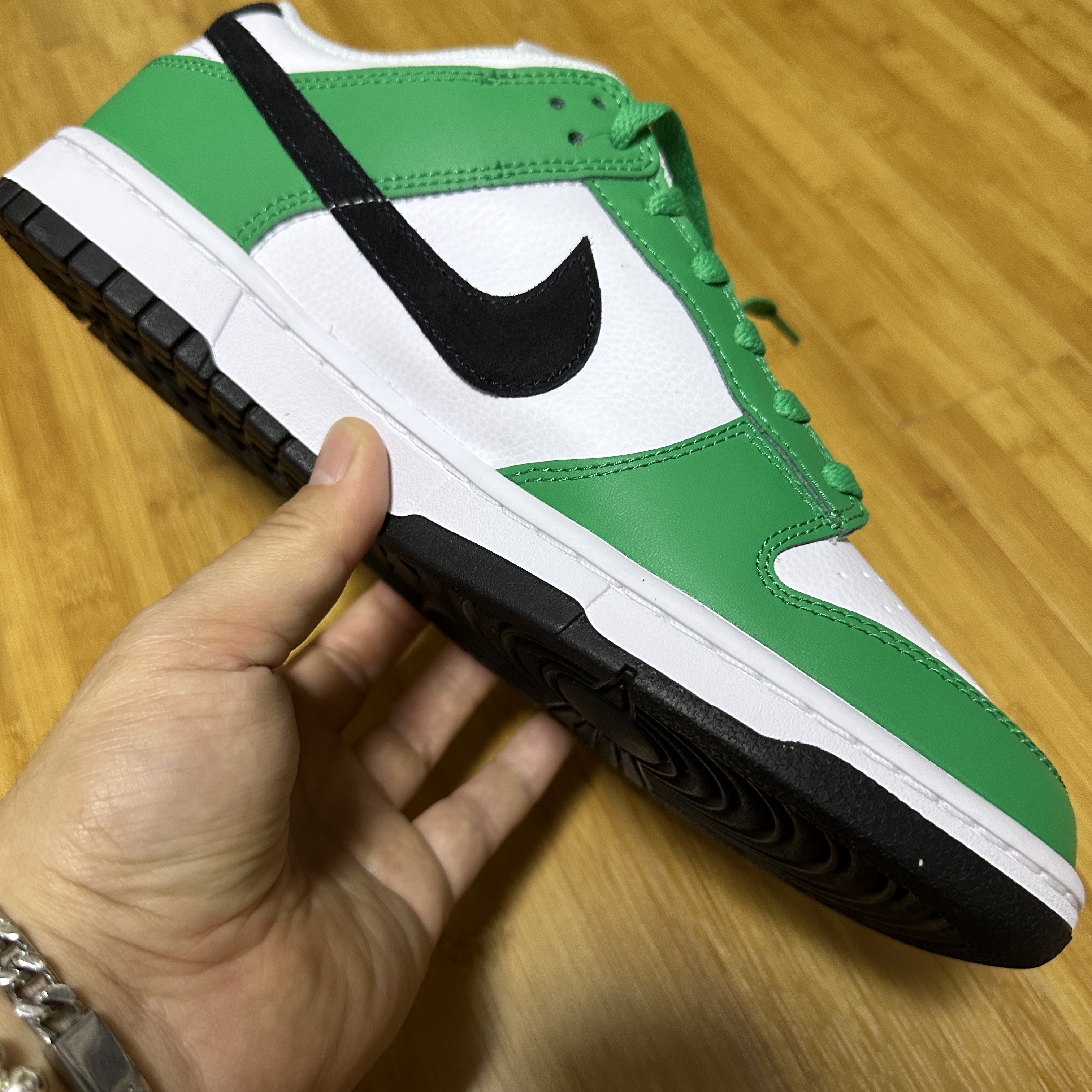 Nike Dunk Low White Green 착용 스타일