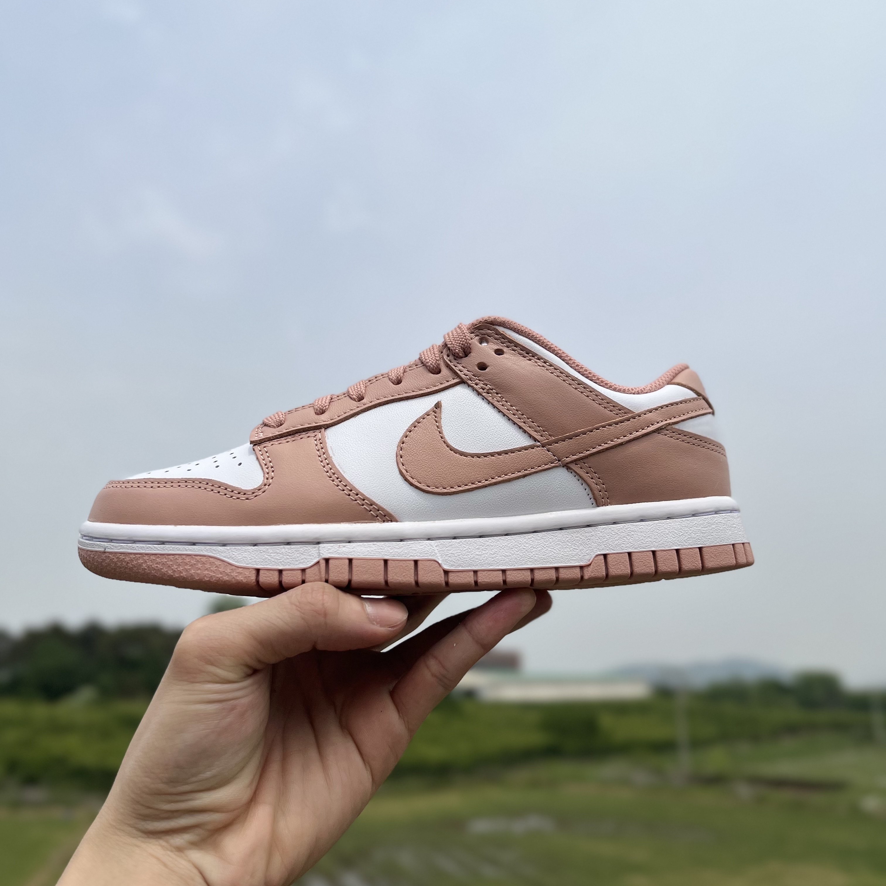 (W) Nike Dunk Low Rose Whisper 착용 스타일 - 2